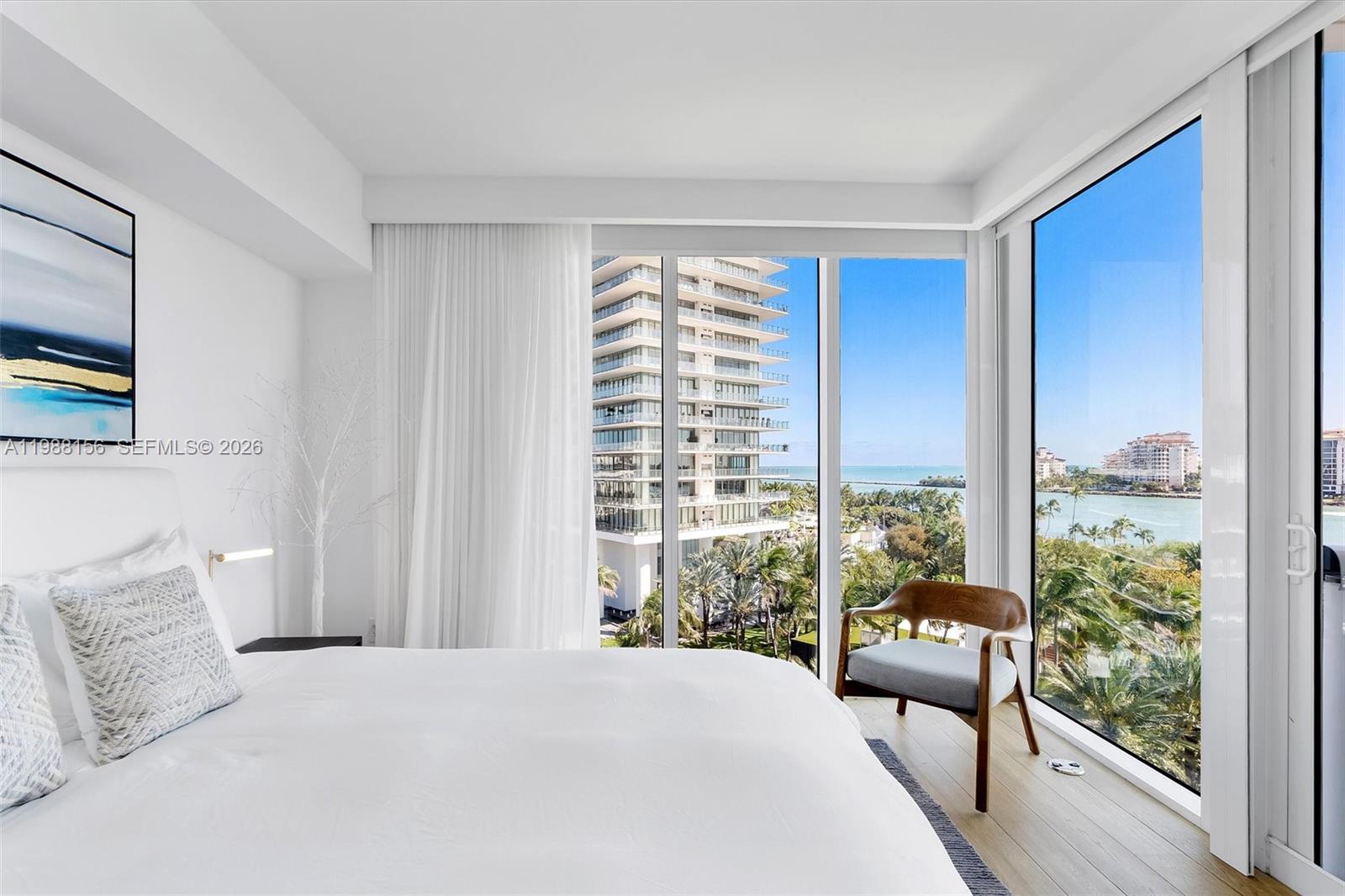 1000 S Pointe Dr #705, Miami Beach FL 33139