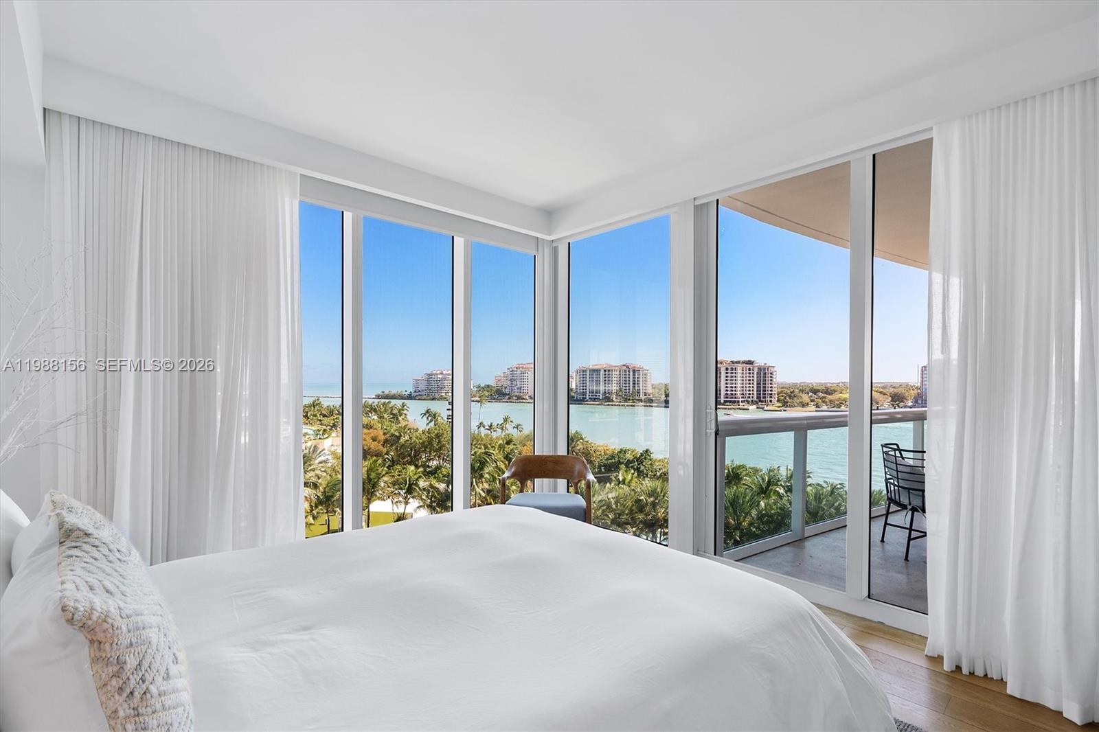 1000 S Pointe Dr #705, Miami Beach FL 33139