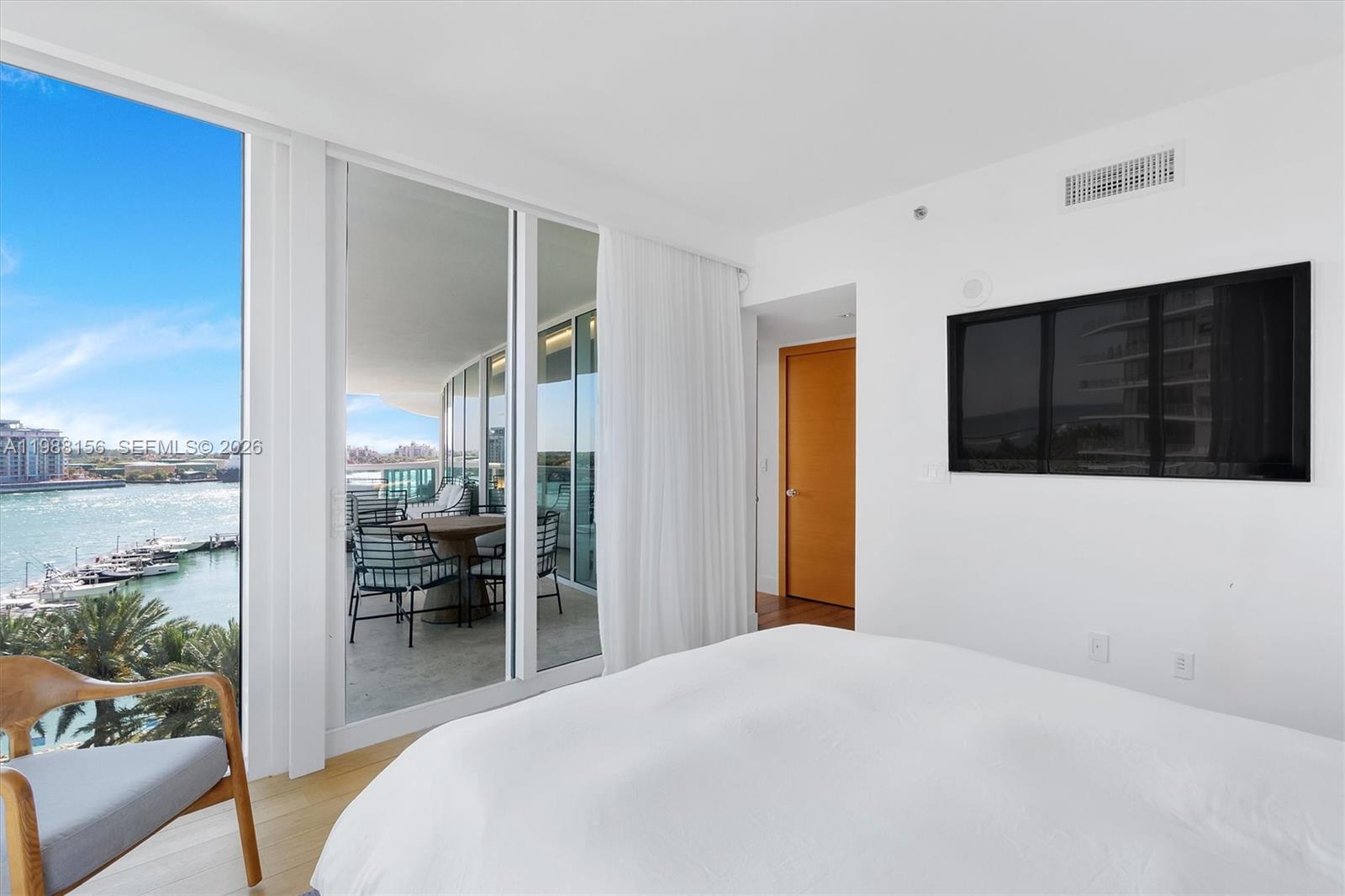 1000 S Pointe Dr #705, Miami Beach FL 33139