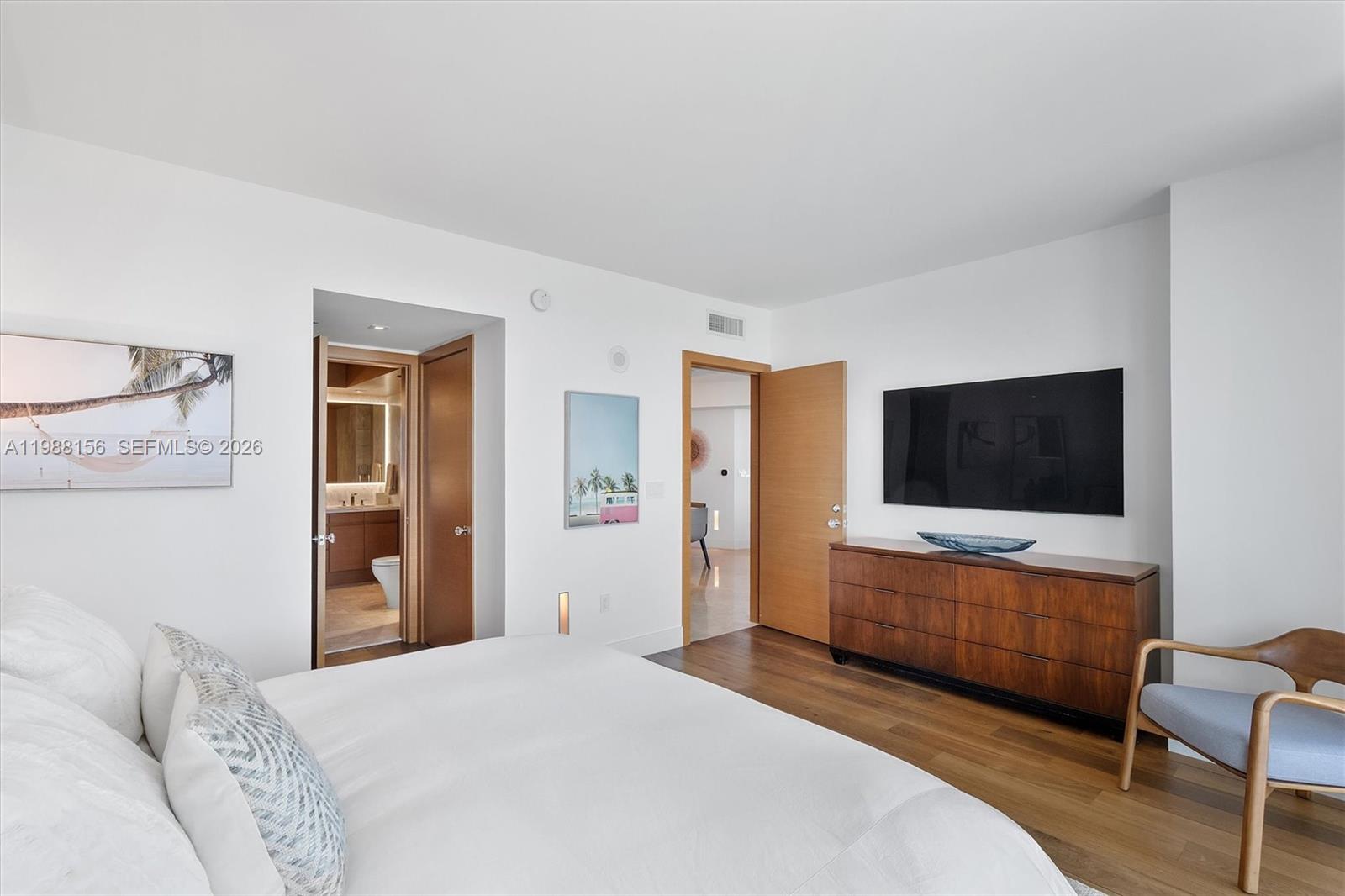 1000 S Pointe Dr #705, Miami Beach FL 33139