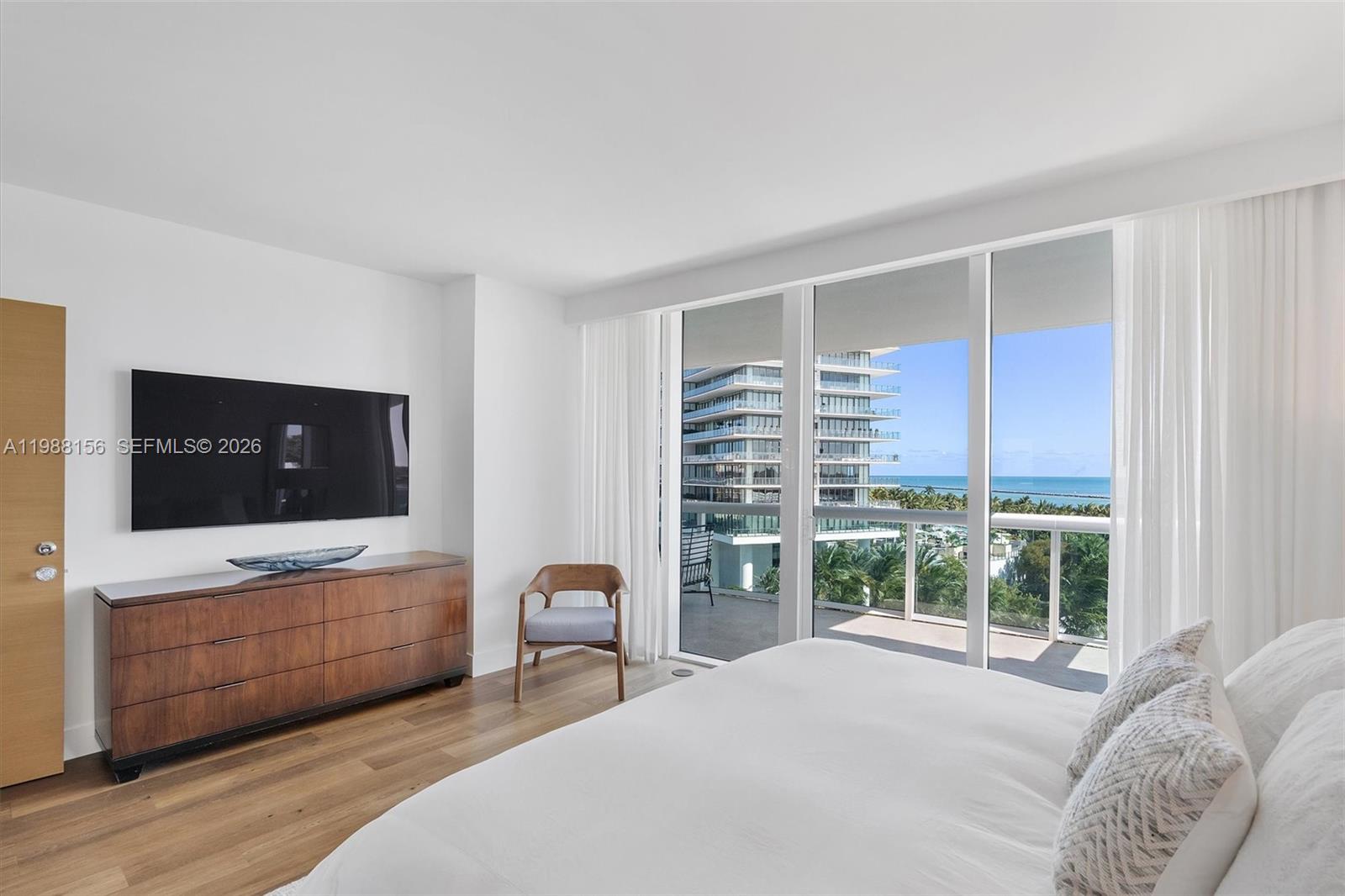 1000 S Pointe Dr #705, Miami Beach FL 33139