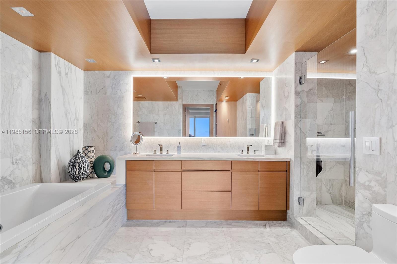 1000 S Pointe Dr #705, Miami Beach FL 33139