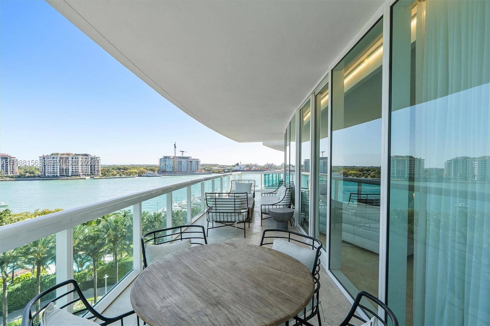 1000 S Pointe Dr #705, Miami Beach FL 33139