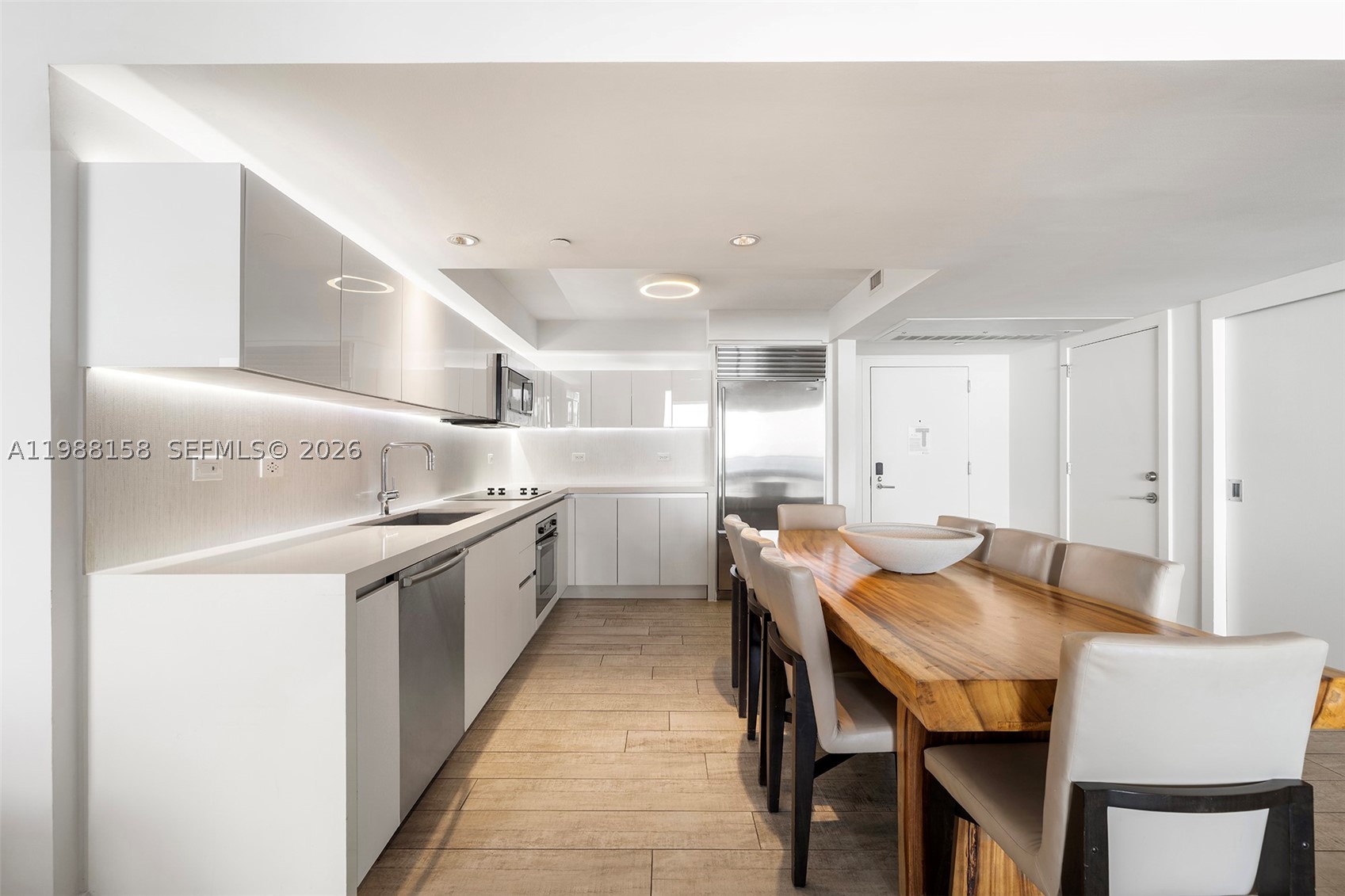 102 24th St #1040, Miami Beach FL 33139