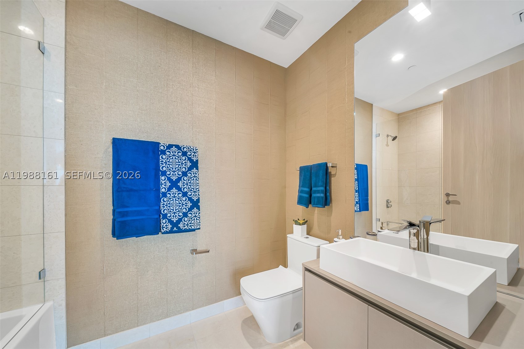 1000 Brickell Plz #PH5807, Miami FL 33131
