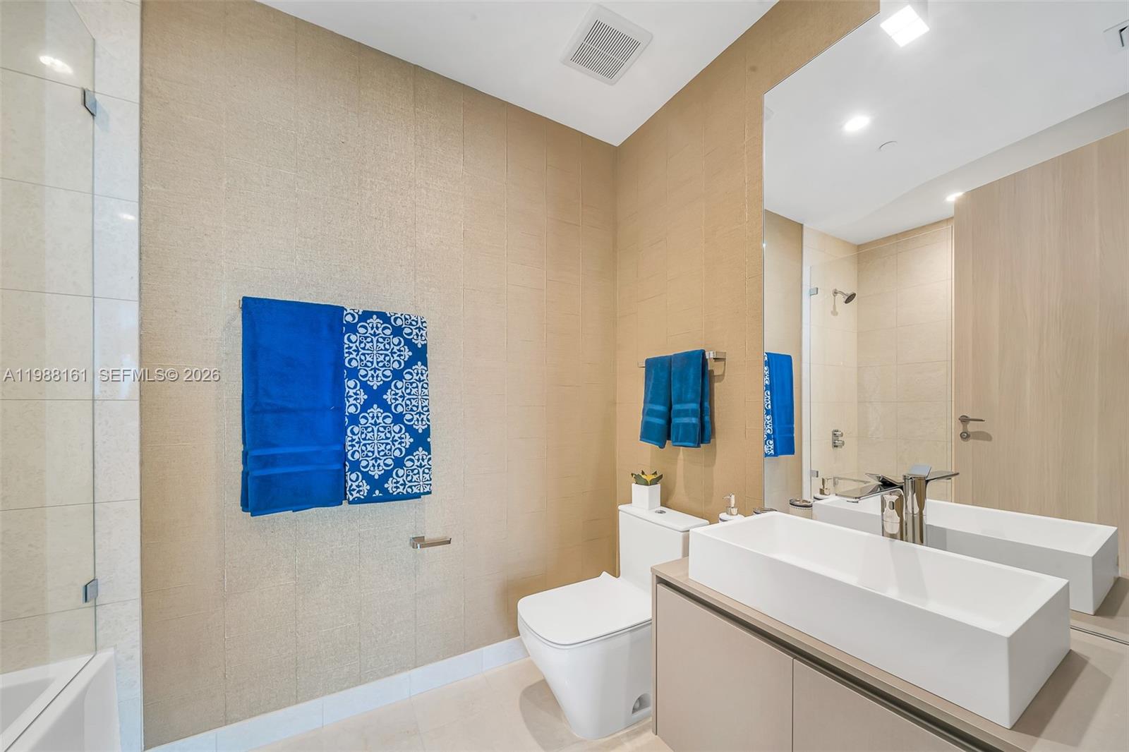 1000 Brickell Plz #PH5807, Miami FL 33131