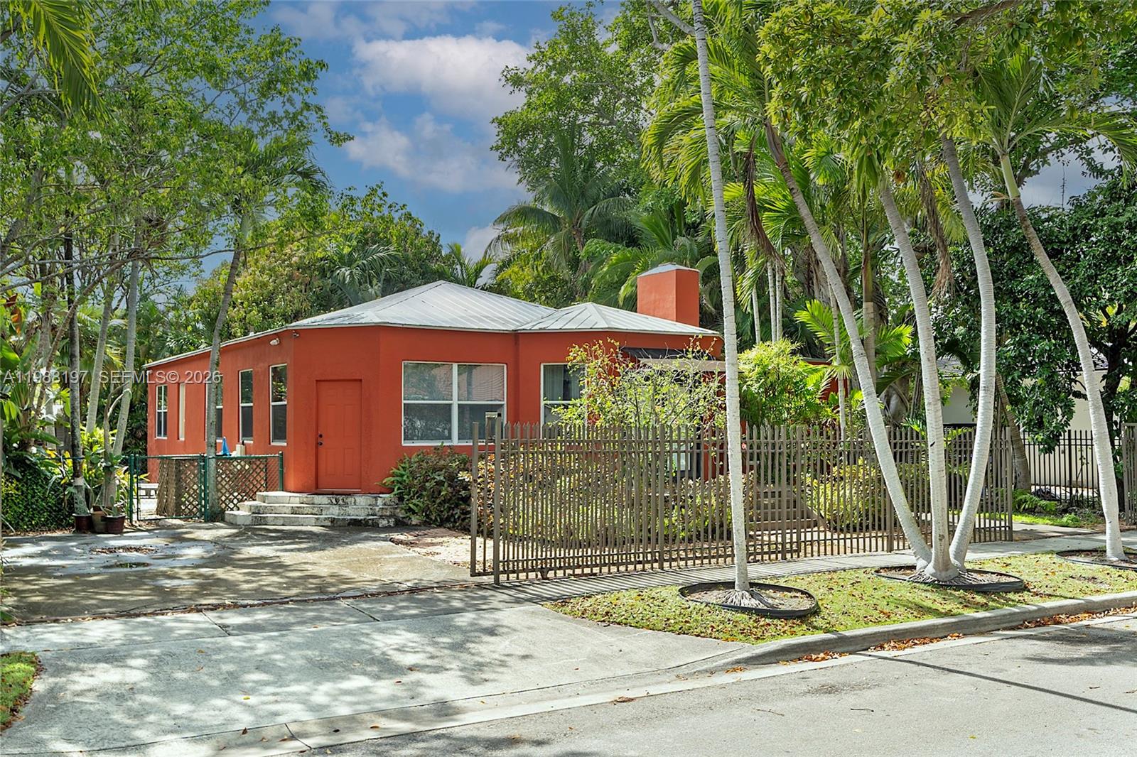 120 SW 24th Rd, Miami FL 33129