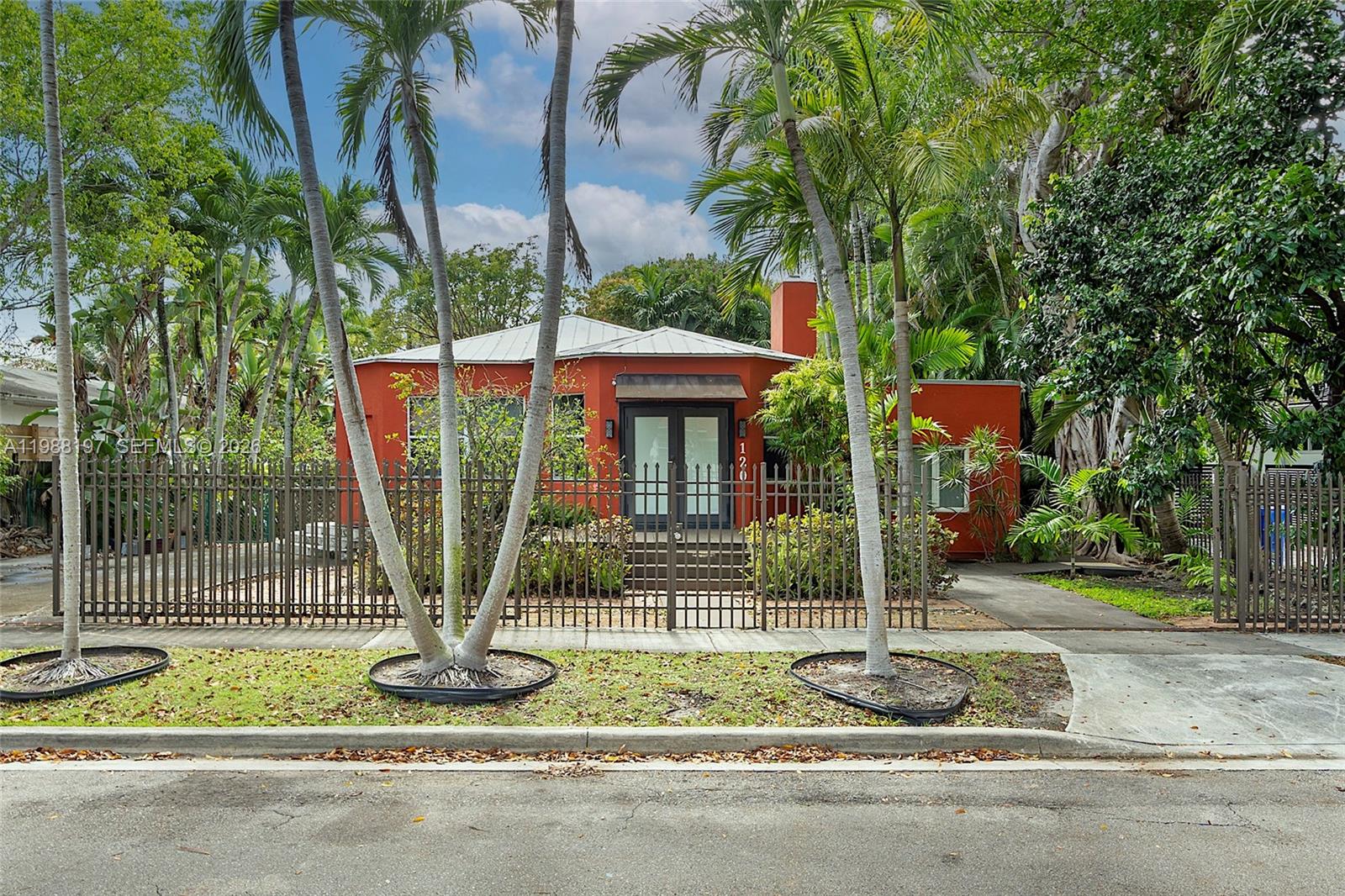 120 SW 24th Rd, Miami FL 33129