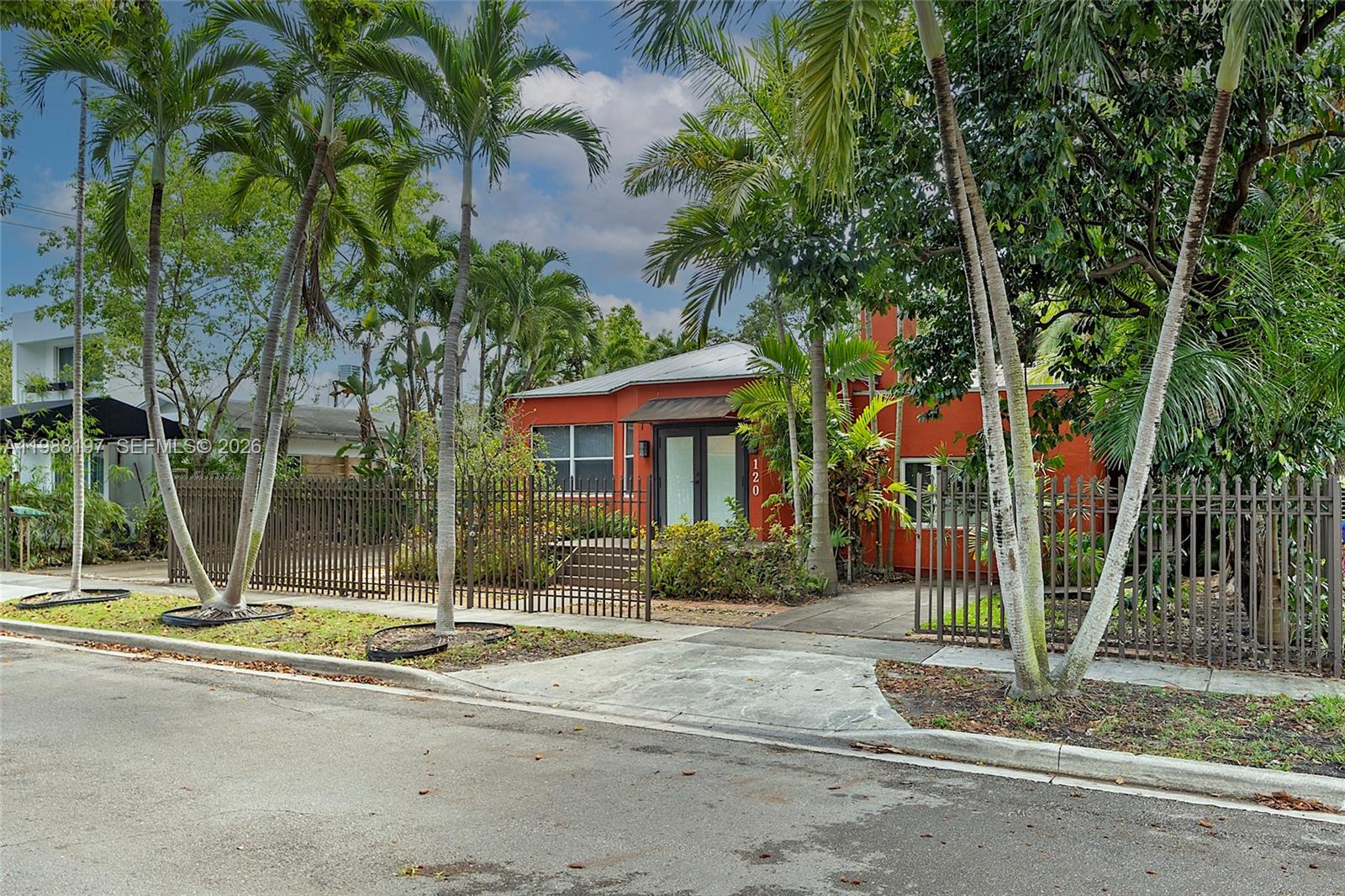120 SW 24th Rd, Miami FL 33129