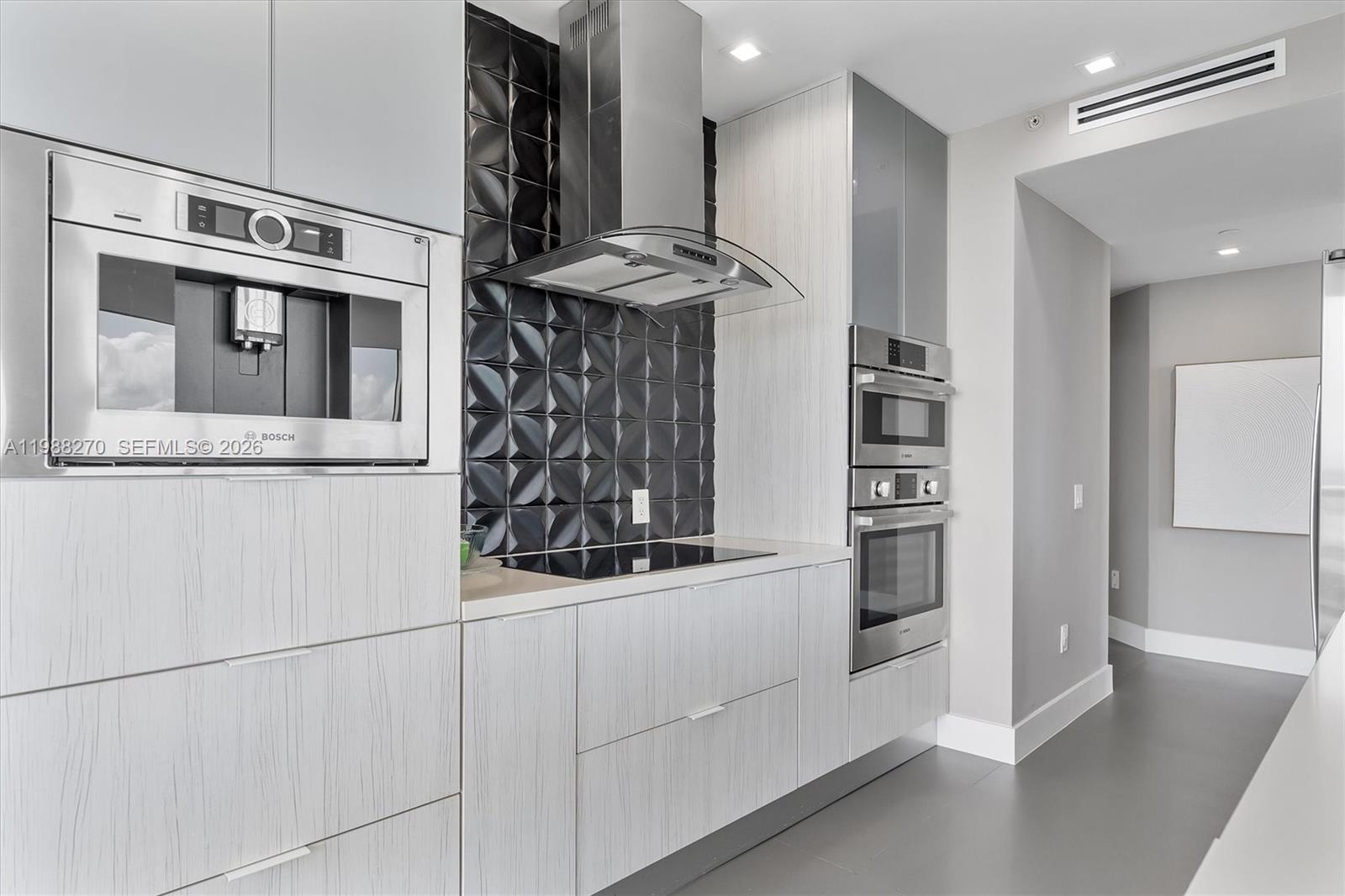 6365 Collins Ave #4307, Miami Beach FL 33141