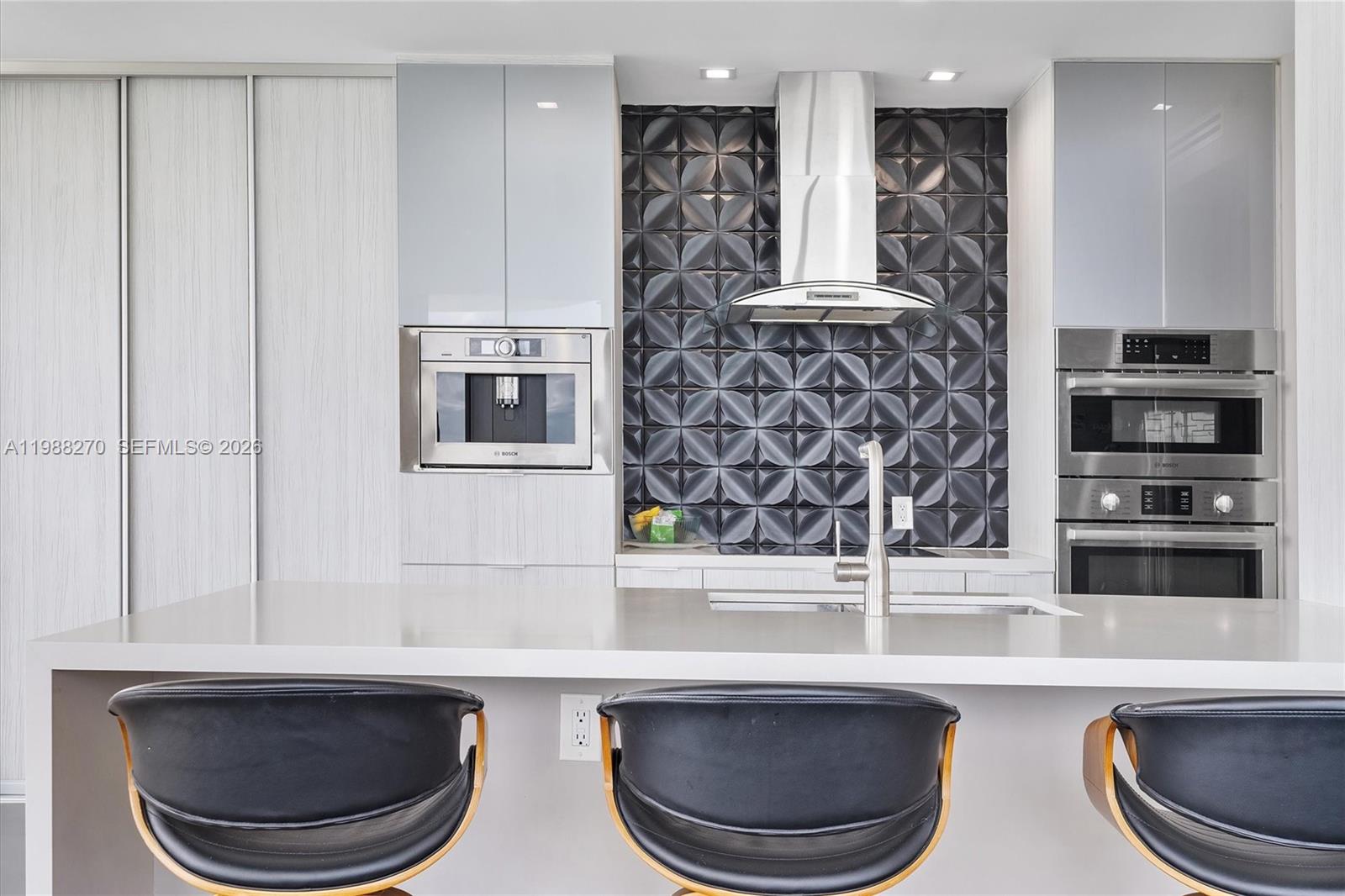 6365 Collins Ave #4307, Miami Beach FL 33141