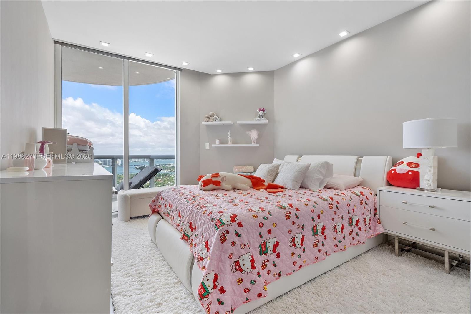 6365 Collins Ave #4307, Miami Beach FL 33141