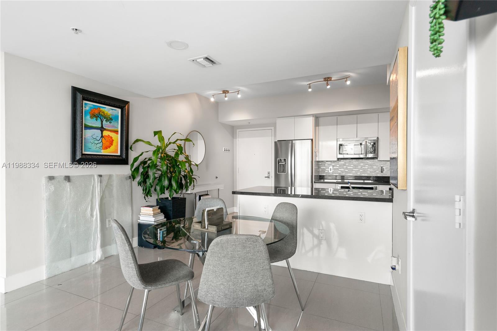 92 SW 3rd St #4702, Miami FL 33130