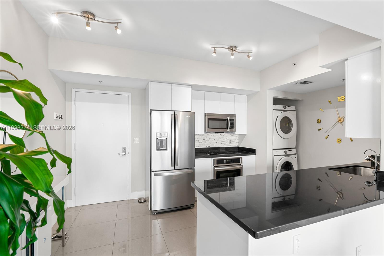 92 SW 3rd St #4702, Miami FL 33130