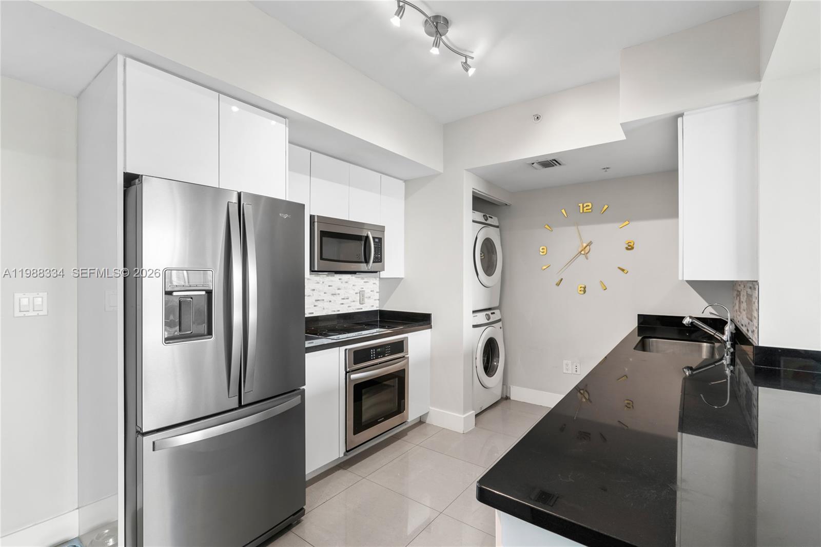 92 SW 3rd St #4702, Miami FL 33130