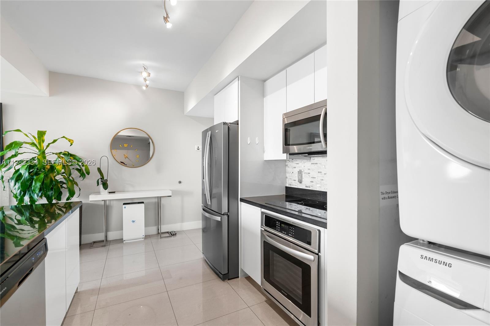 92 SW 3rd St #4702, Miami FL 33130