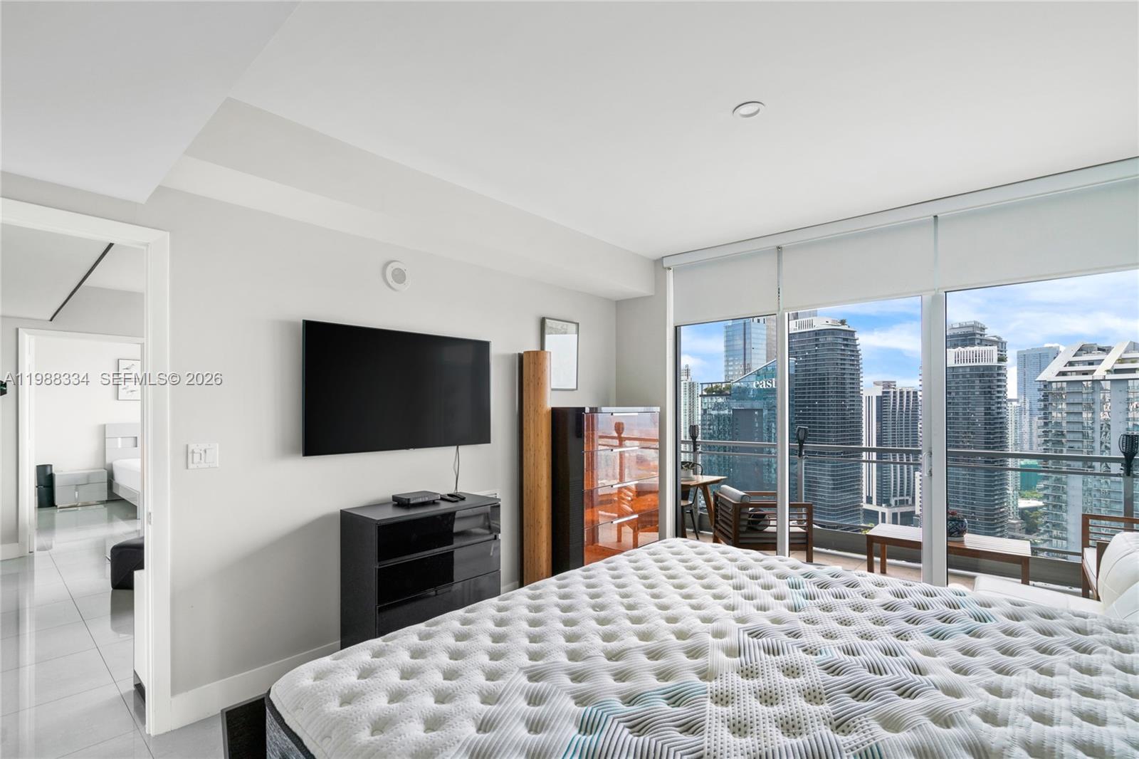 92 SW 3rd St #4702, Miami FL 33130