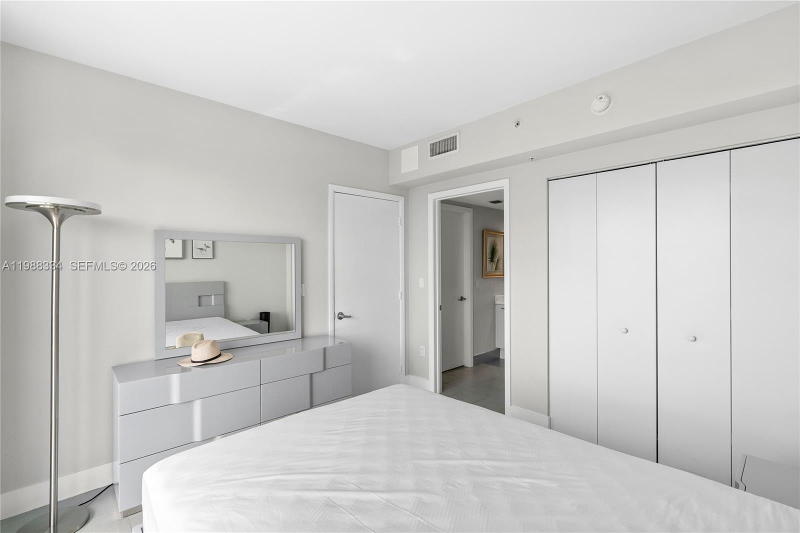 92 SW 3rd St #4702, Miami FL 33130