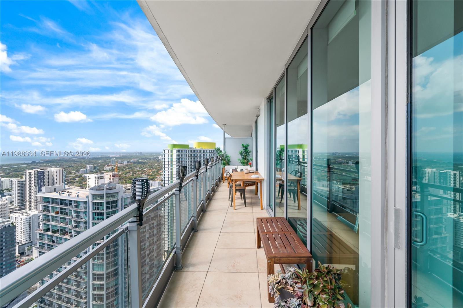 92 SW 3rd St #4702, Miami FL 33130