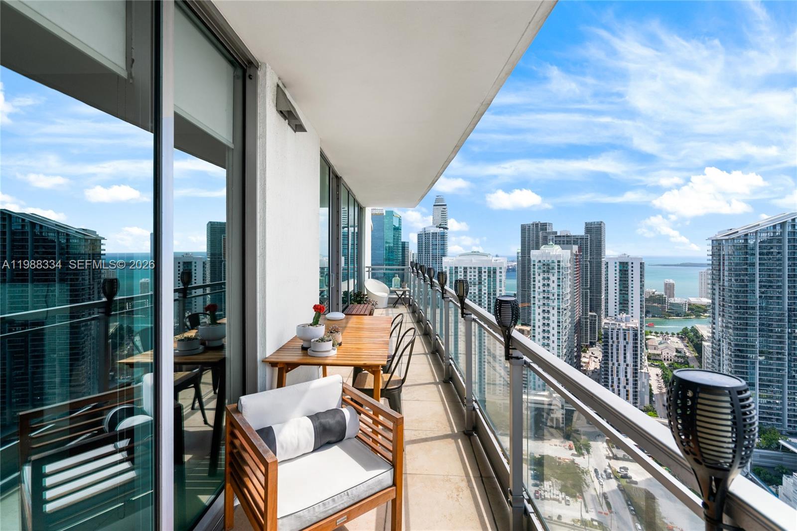 92 SW 3rd St #4702, Miami FL 33130