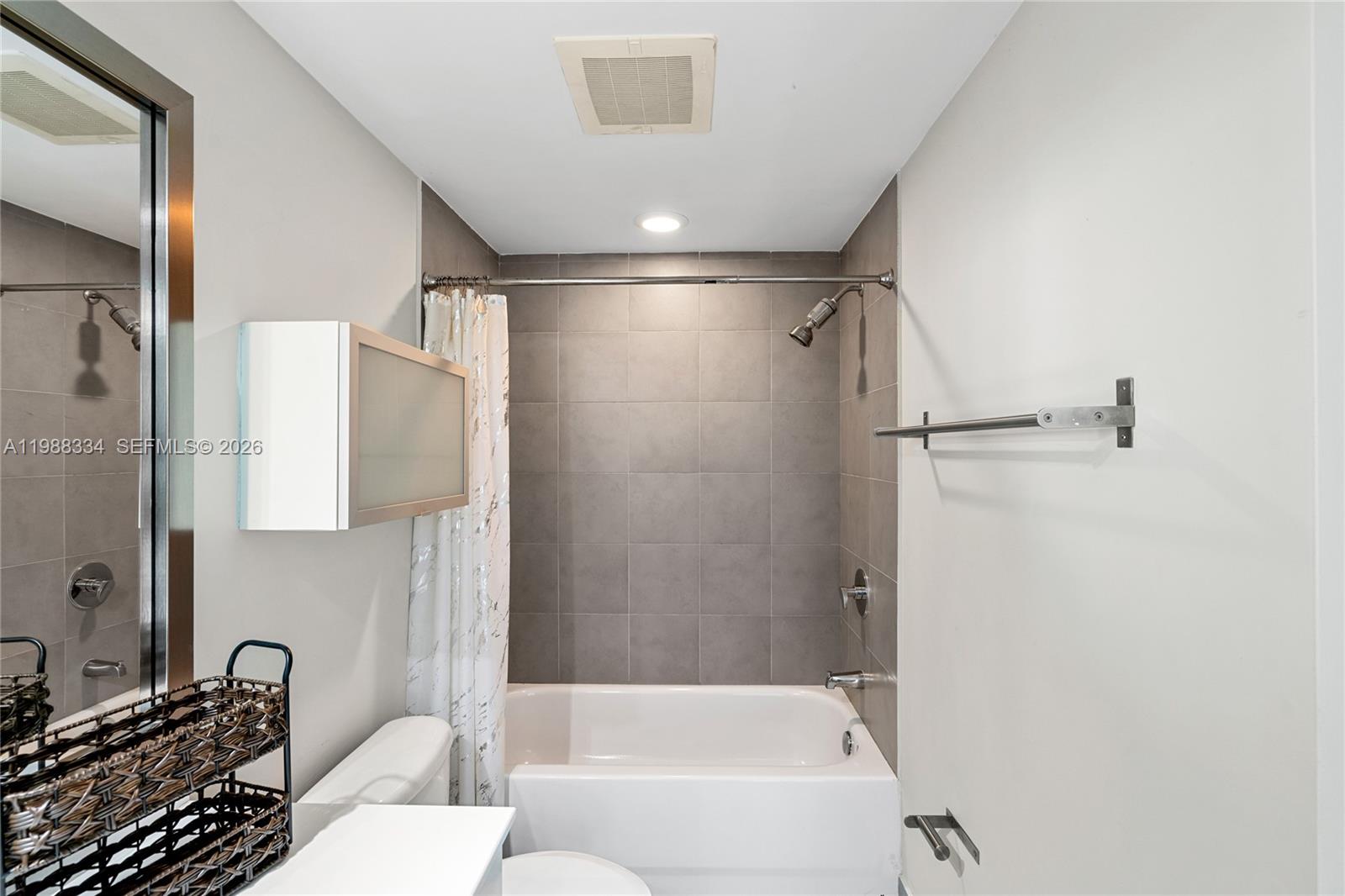 92 SW 3rd St #4702, Miami FL 33130