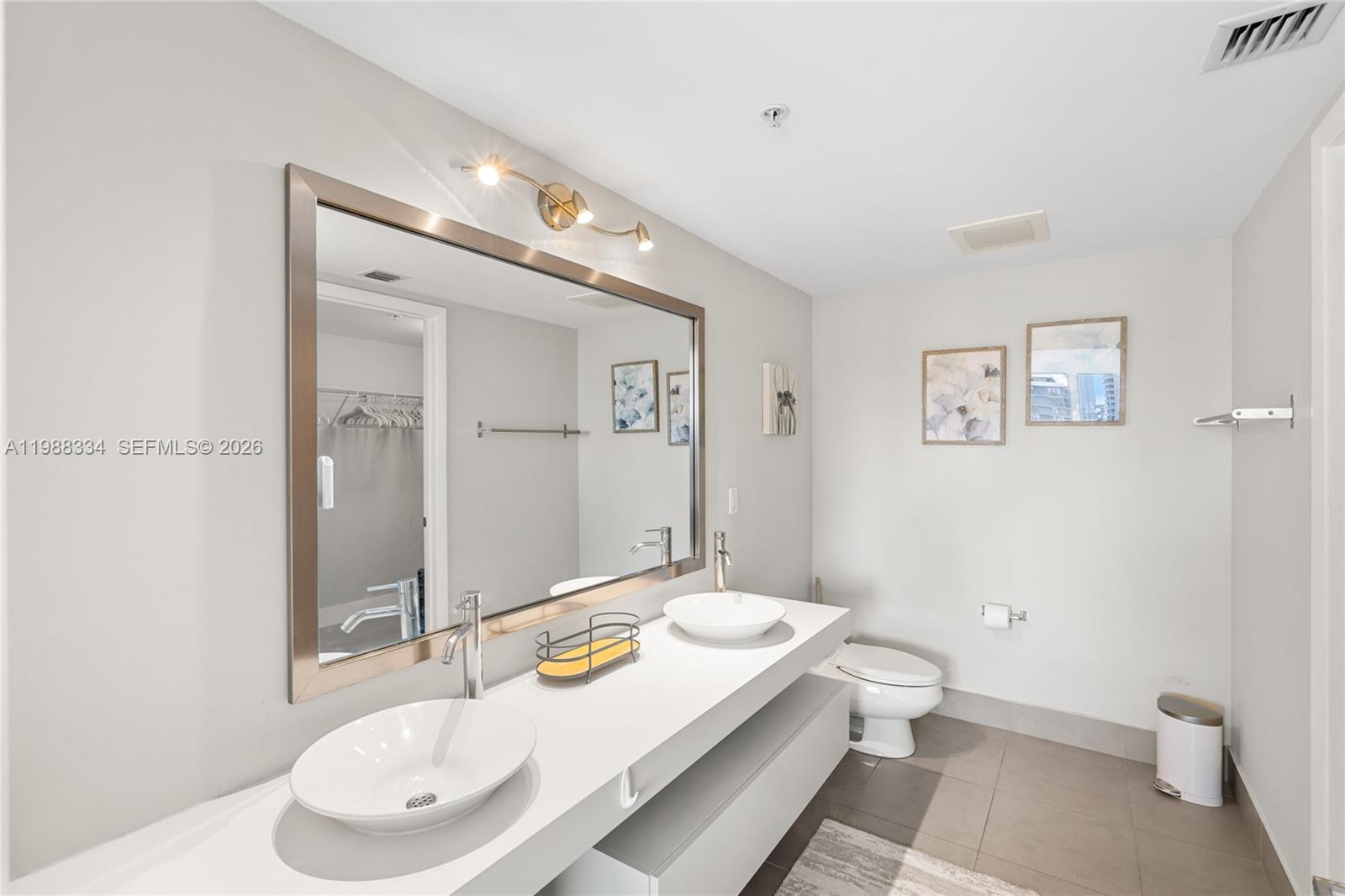 92 SW 3rd St #4702, Miami FL 33130