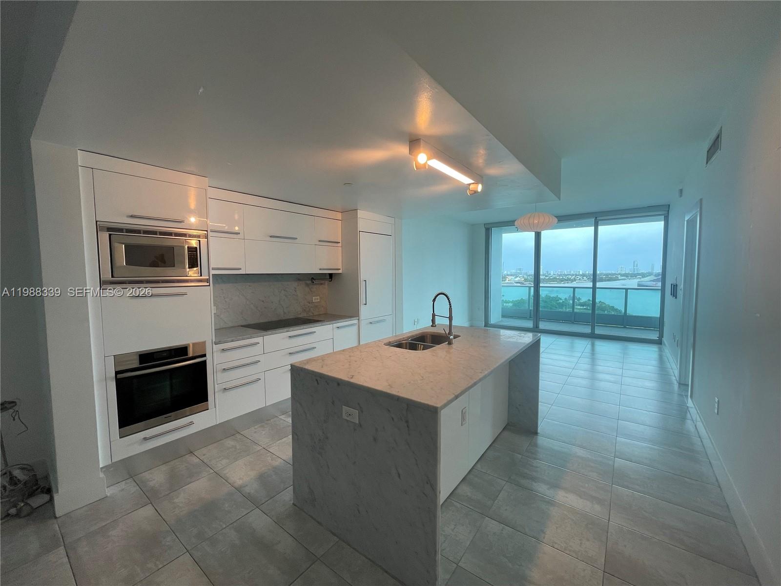 900 Biscayne Blvd #1704, Miami FL 33132