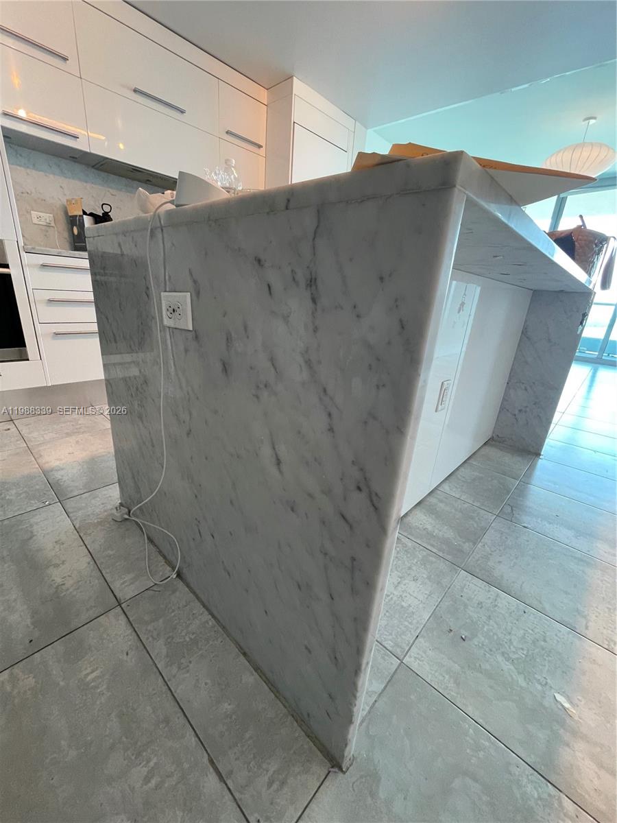 900 Biscayne Blvd #1704, Miami FL 33132
