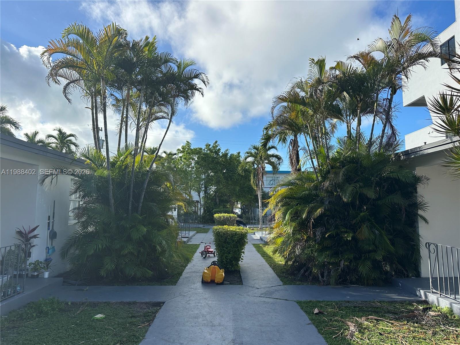 740 84th St #3, Miami Beach FL 33141