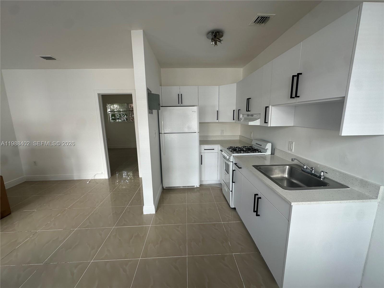 740 84th St #3, Miami Beach FL 33141