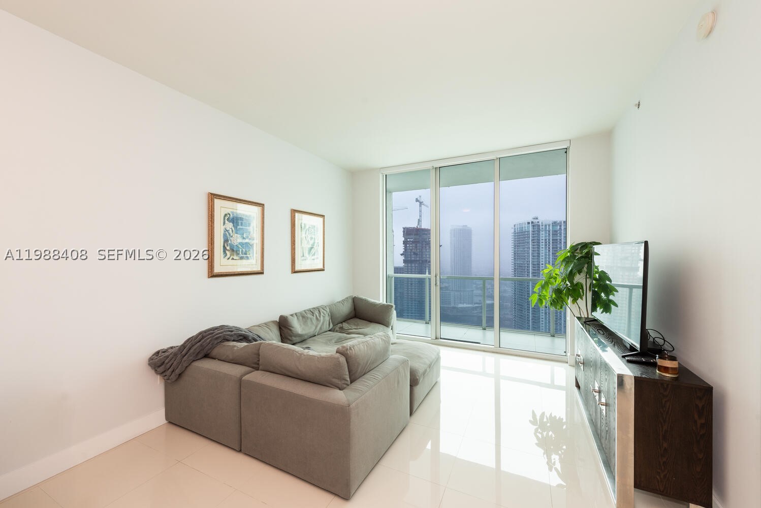 55 SE 6th St #4200, Miami FL 33131