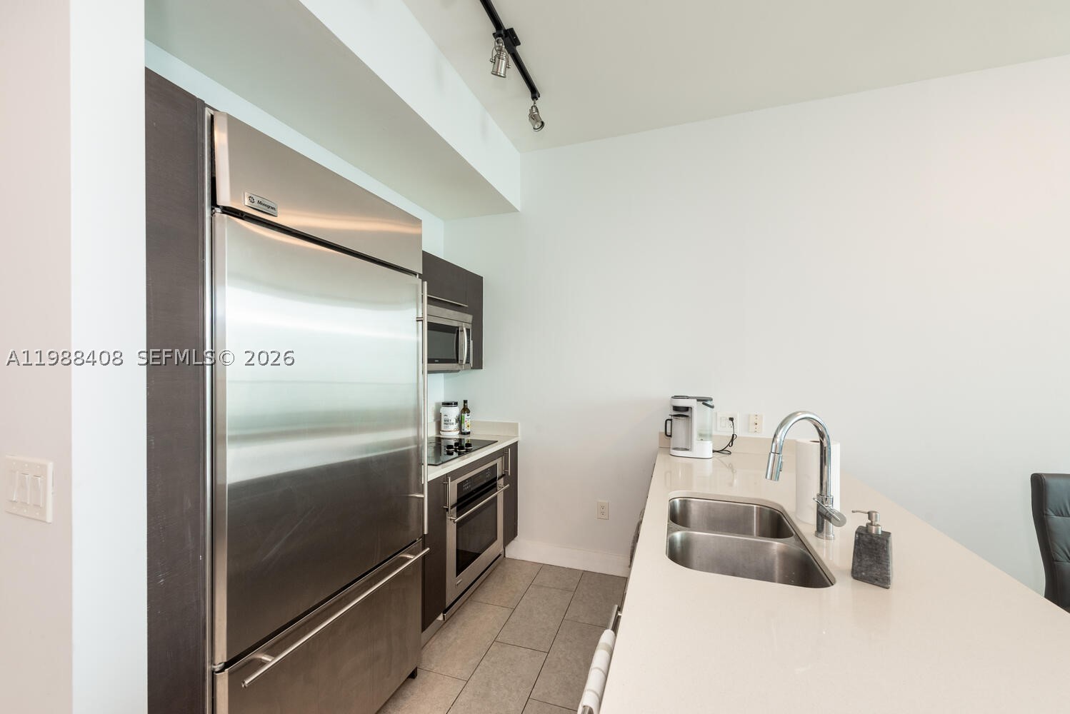 55 SE 6th St #4200, Miami FL 33131