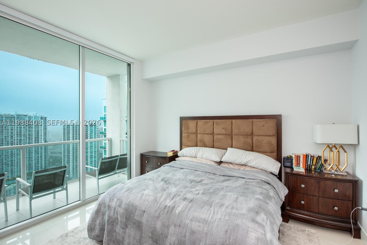 55 SE 6th St #4200, Miami FL 33131