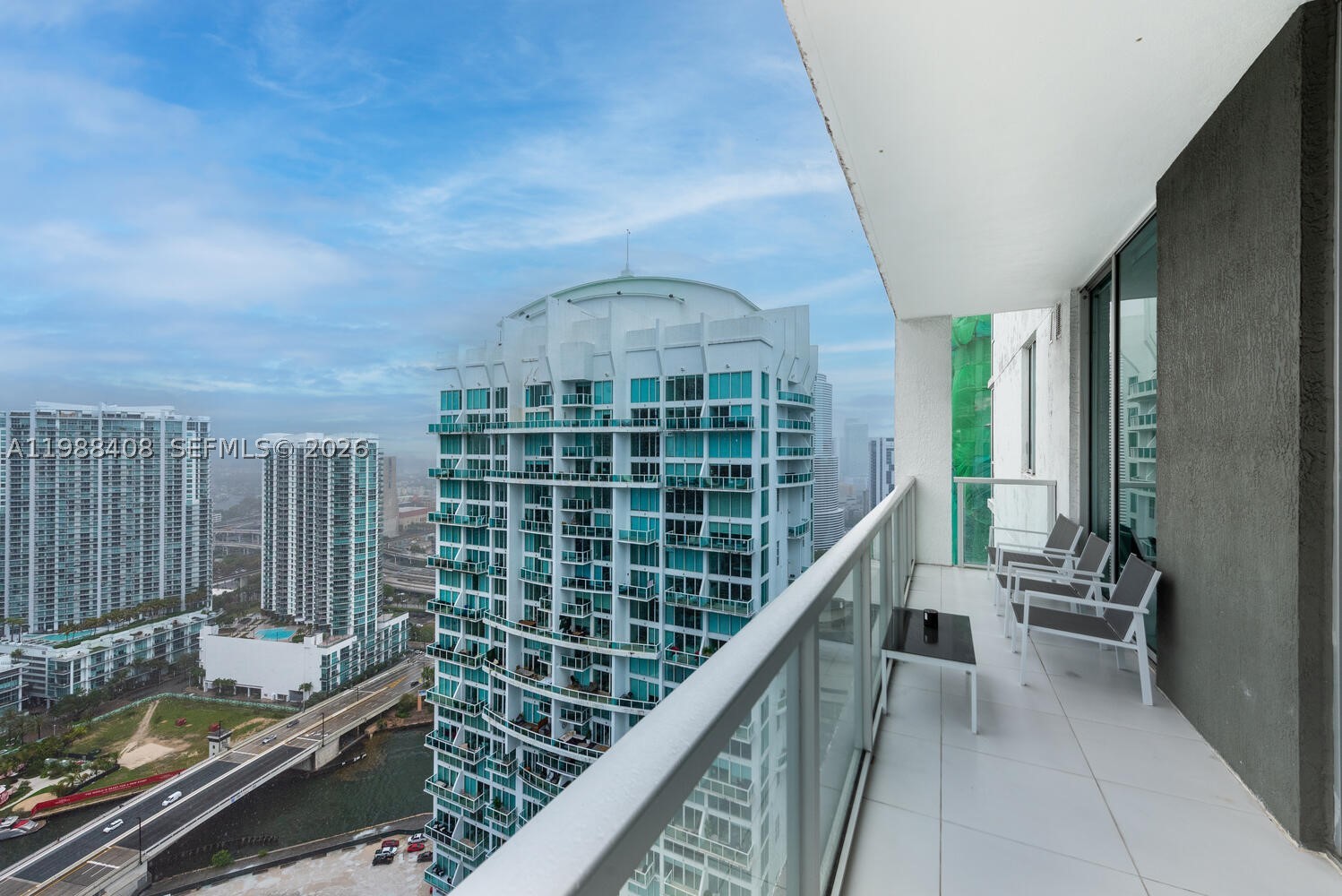 55 SE 6th St #4200, Miami FL 33131