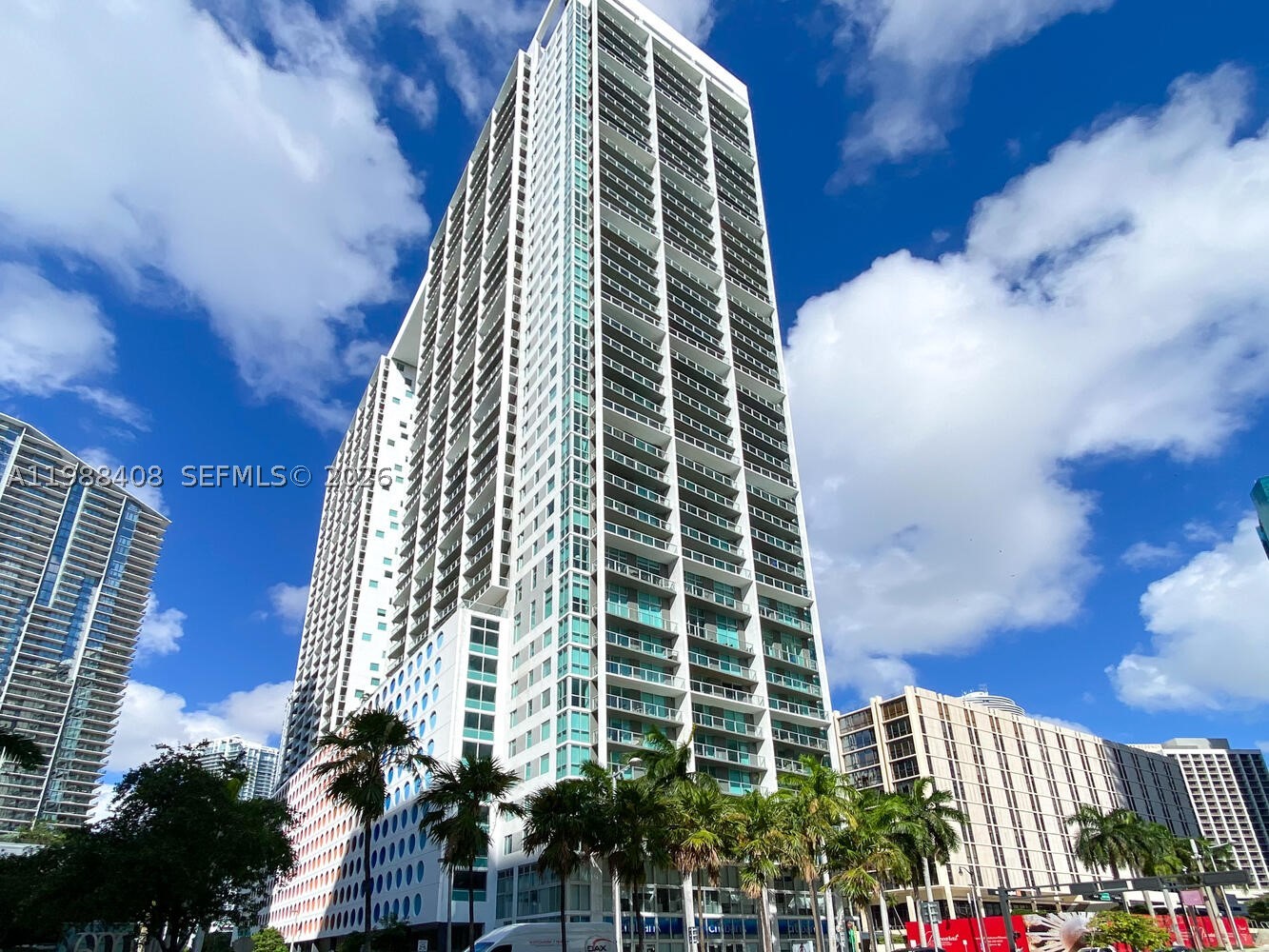 55 SE 6th St #4200, Miami FL 33131