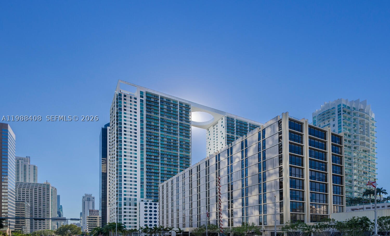 55 SE 6th St #4200, Miami FL 33131