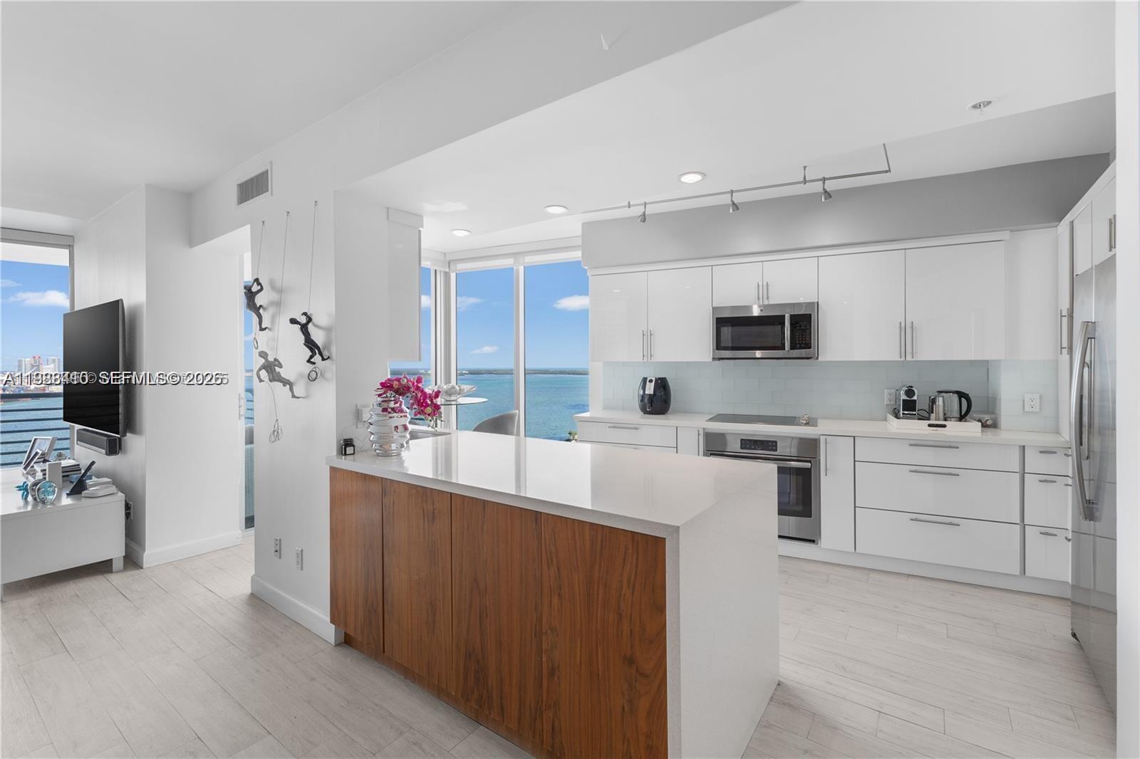 335 S Biscayne #2309, Miami FL 33131