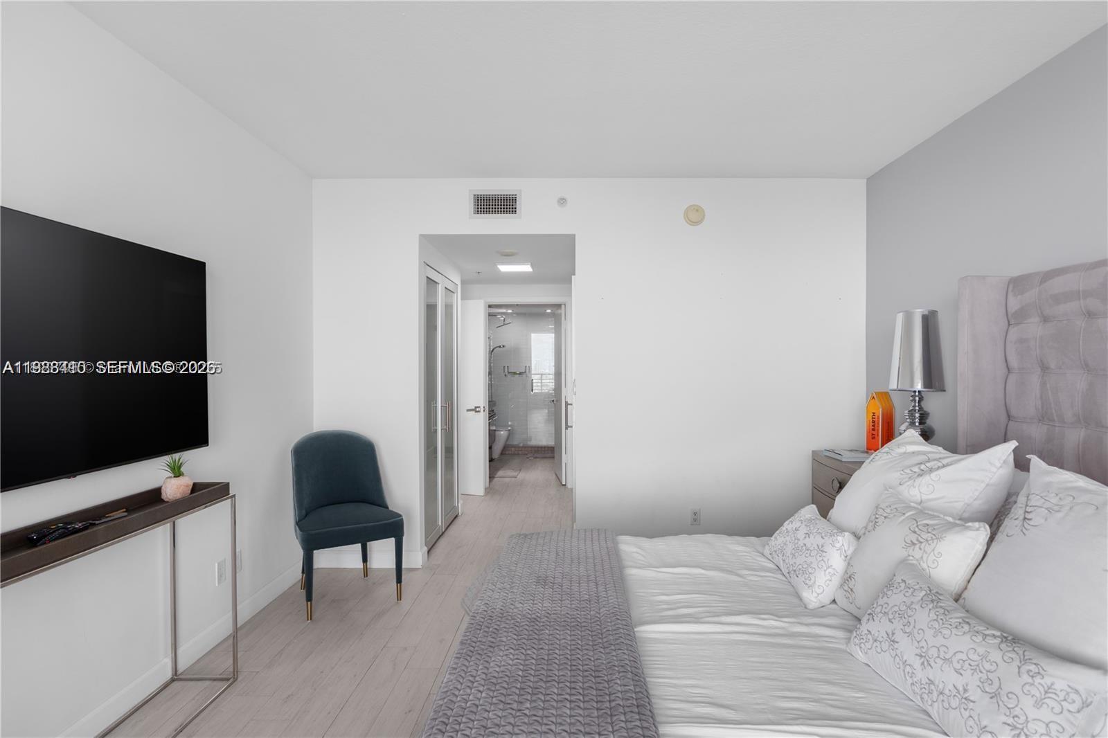335 S Biscayne #2309, Miami FL 33131