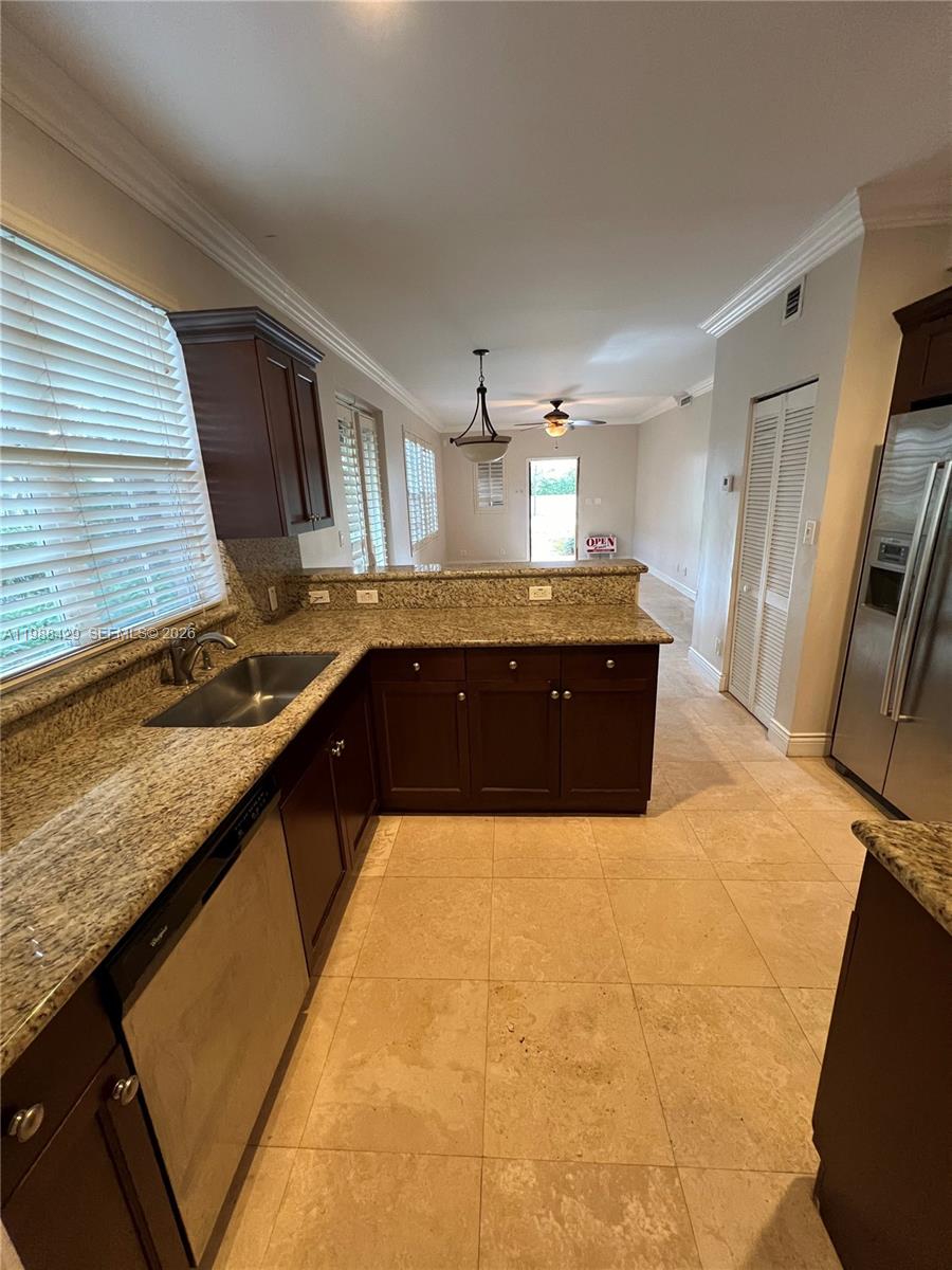 481 Menendez Ave #9, Coral Gables FL 33146