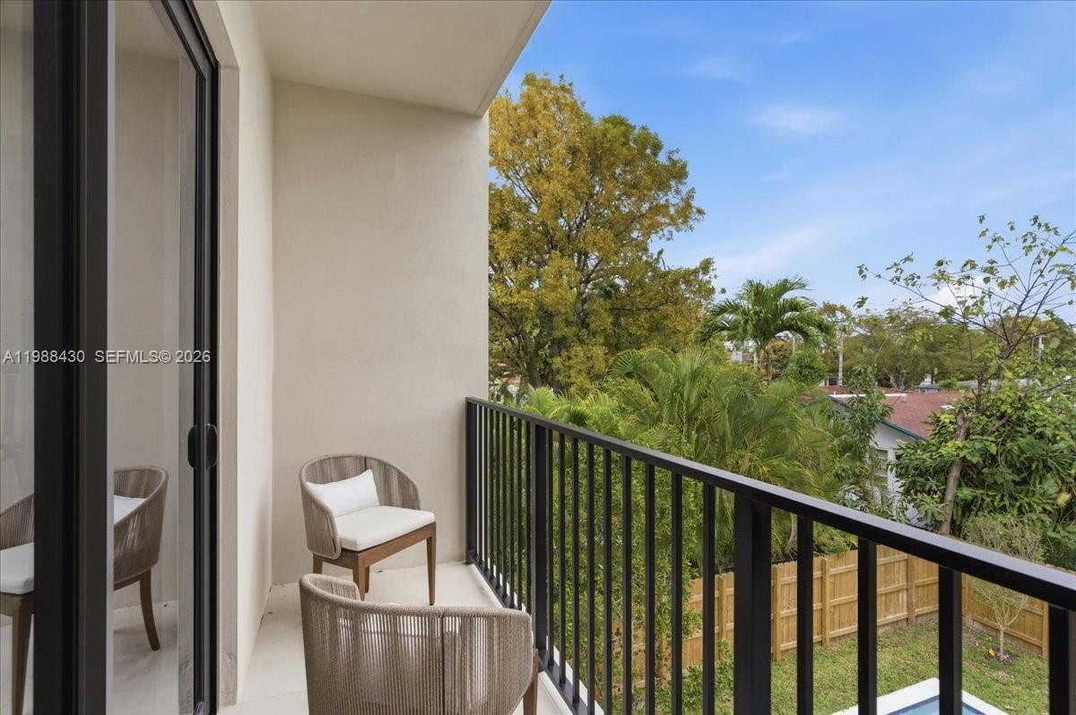 2925 SW 36th Ave, Miami FL 33133