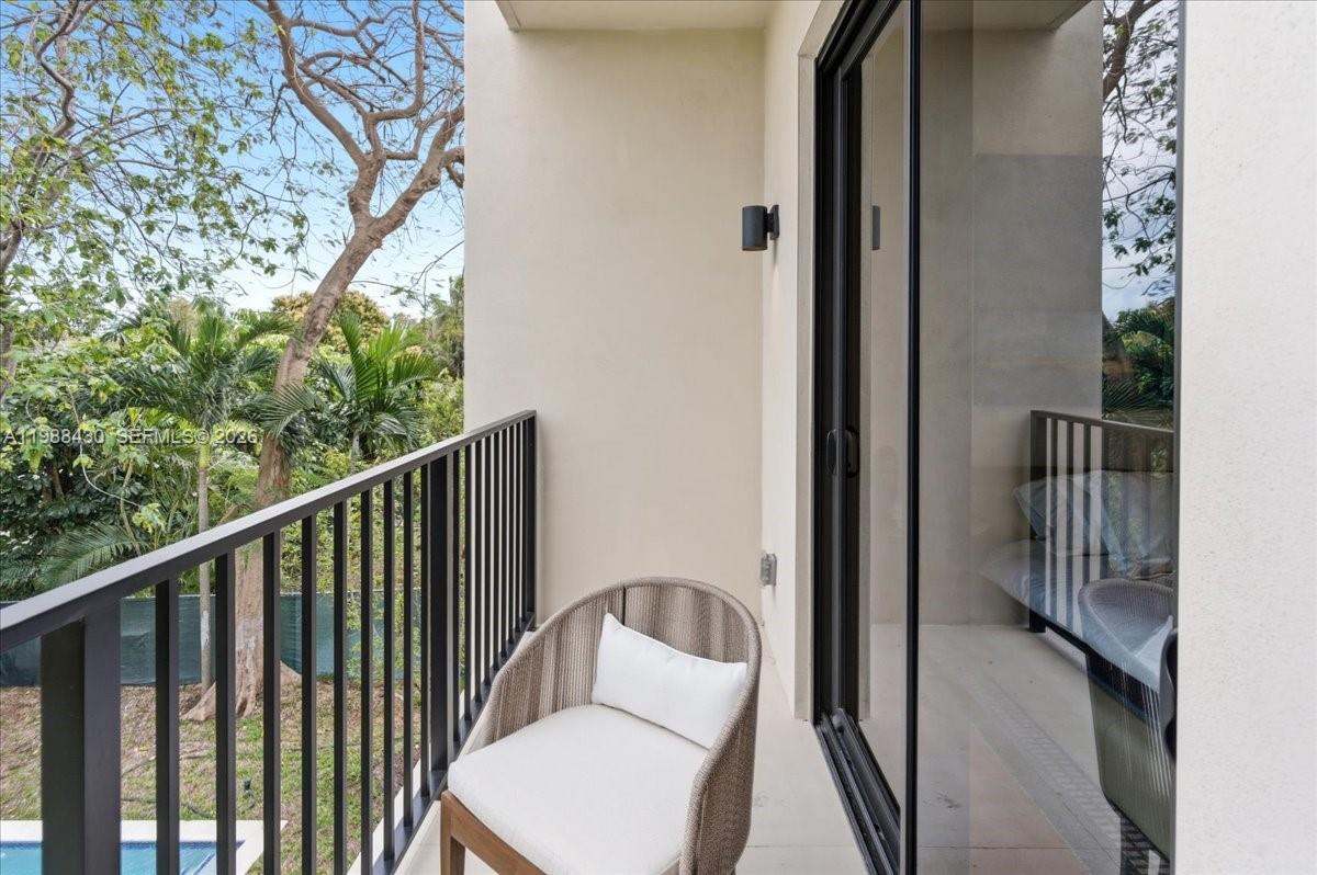 2925 SW 36th Ave, Miami FL 33133