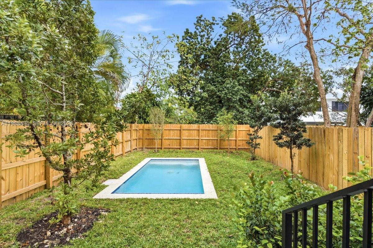2925 SW 36th Ave, Miami FL 33133