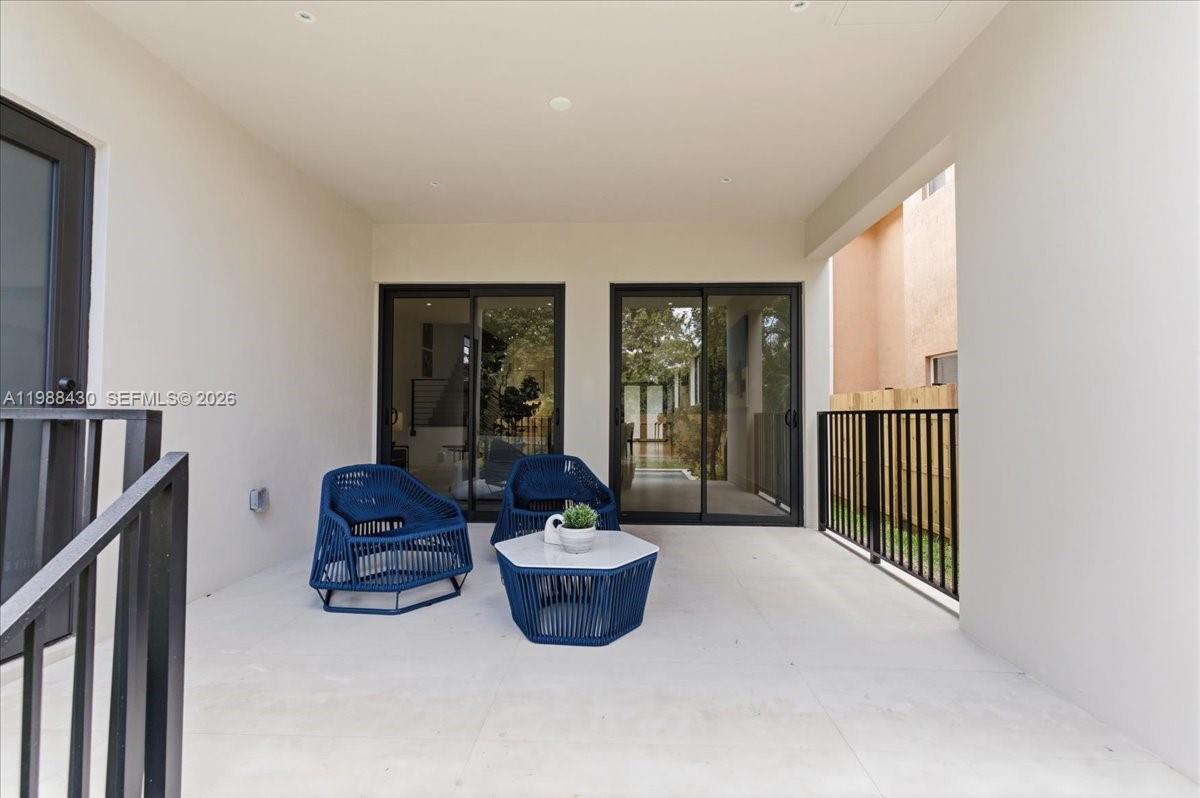 2925 SW 36th Ave, Miami FL 33133