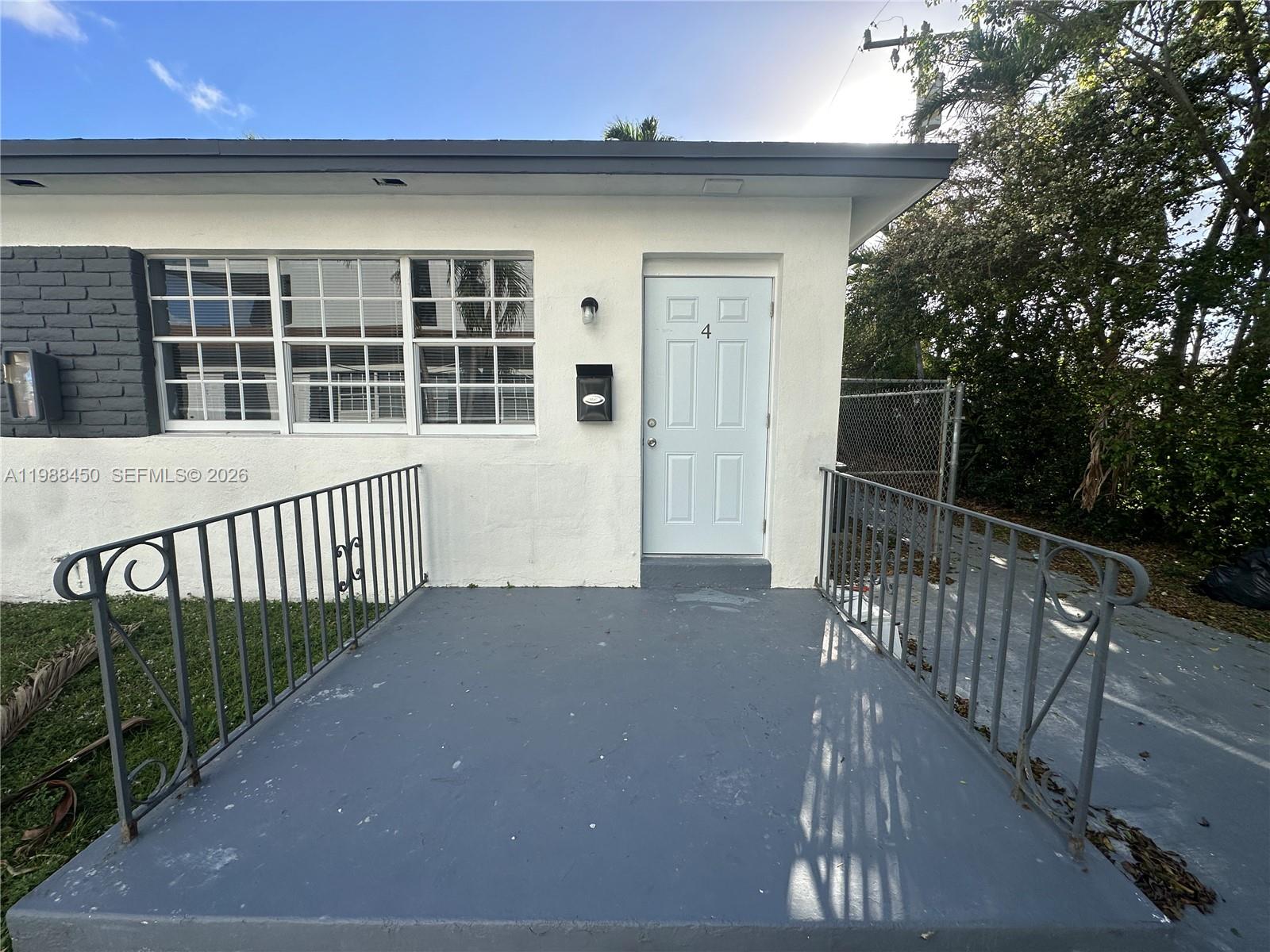 740 84th St #4, Miami Beach FL 33141