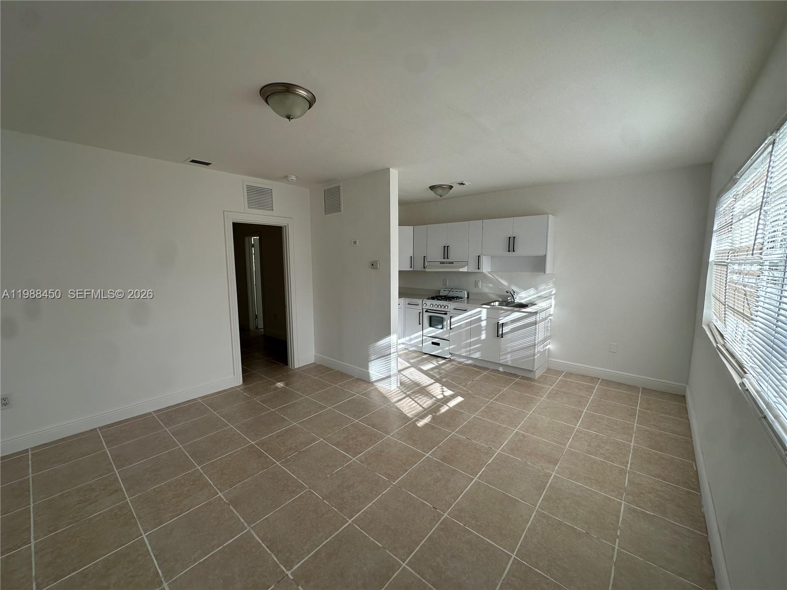 740 84th St #4, Miami Beach FL 33141