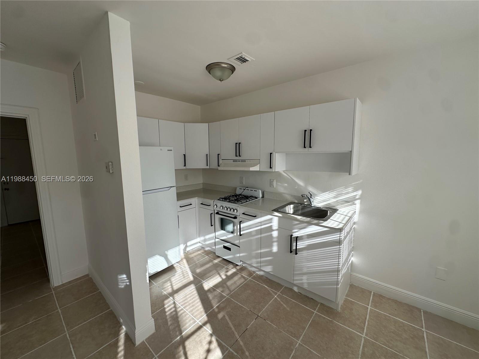 740 84th St #4, Miami Beach FL 33141