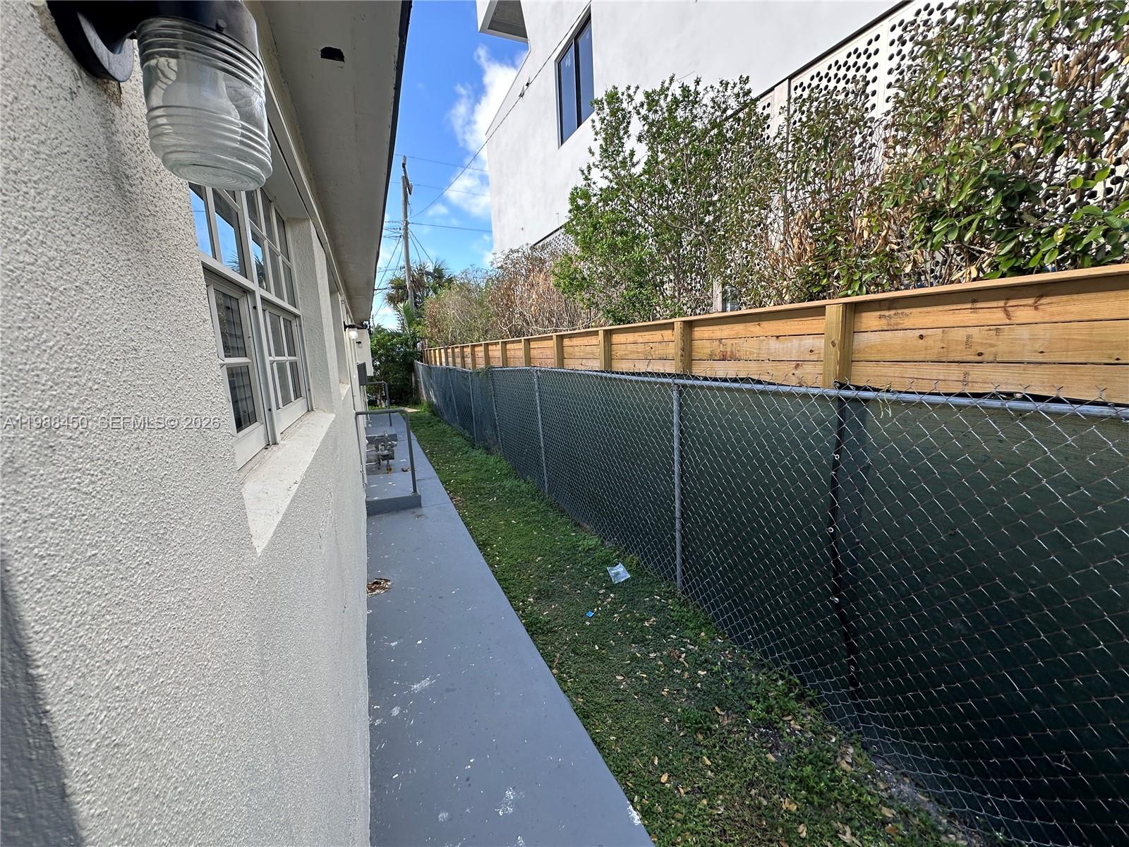 740 84th St #4, Miami Beach FL 33141