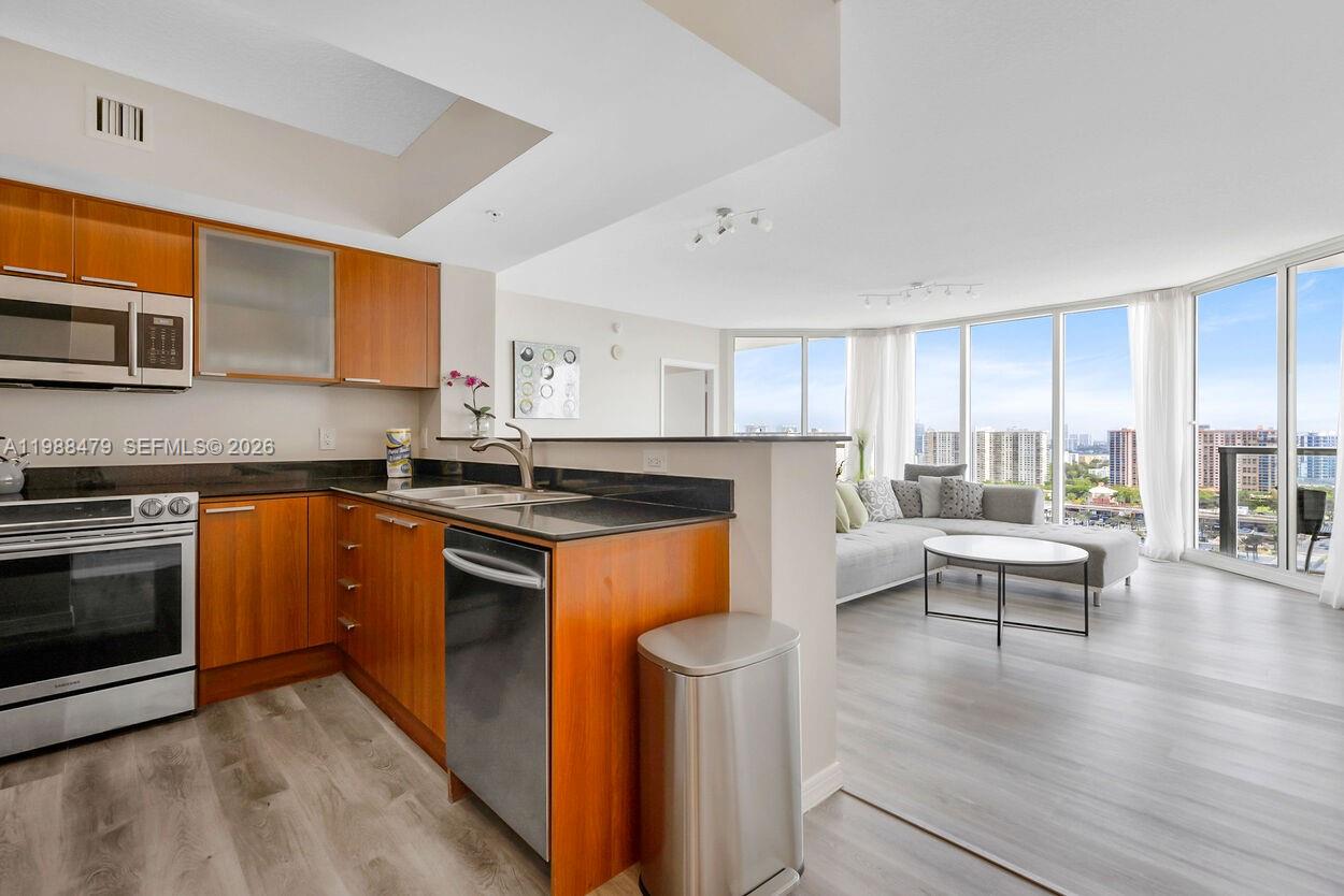 16699 Collins Ave #2007, Sunny Isles Beach FL 33160