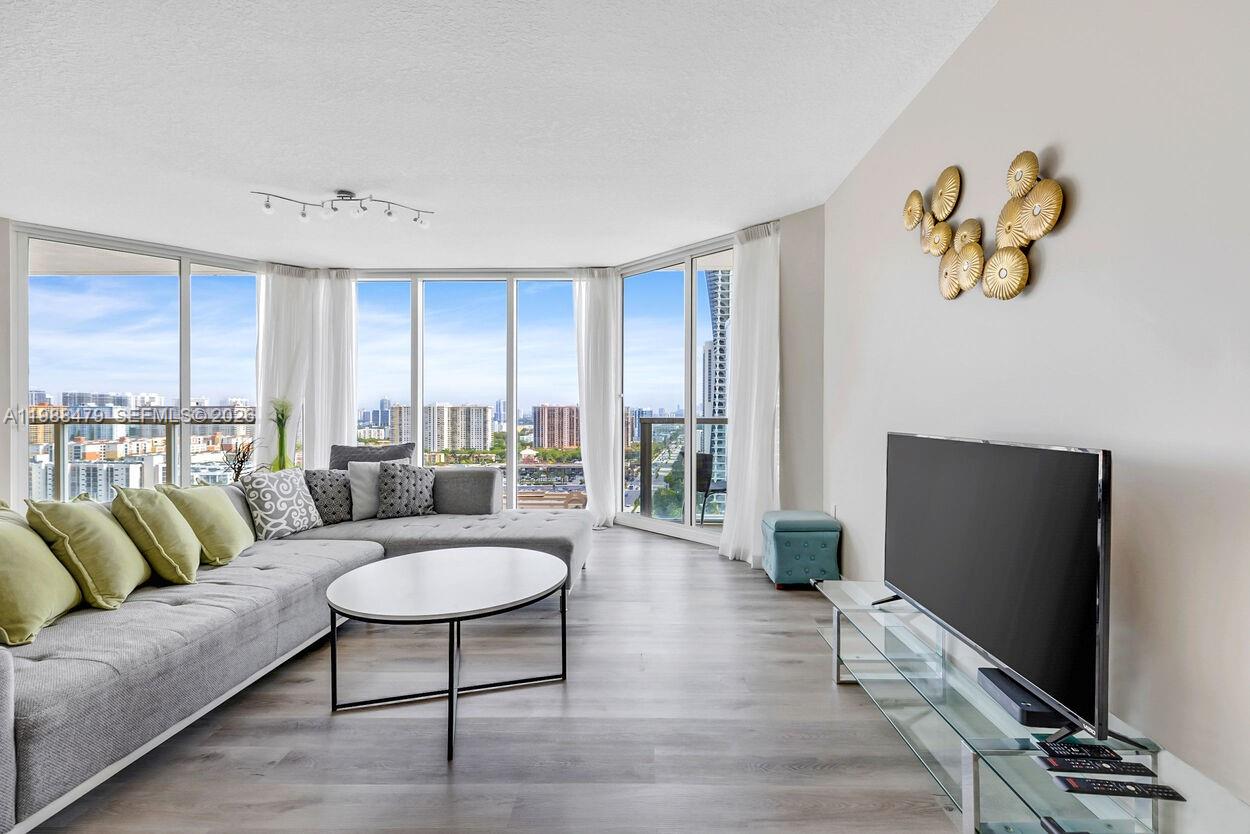16699 Collins Ave #2007, Sunny Isles Beach FL 33160
