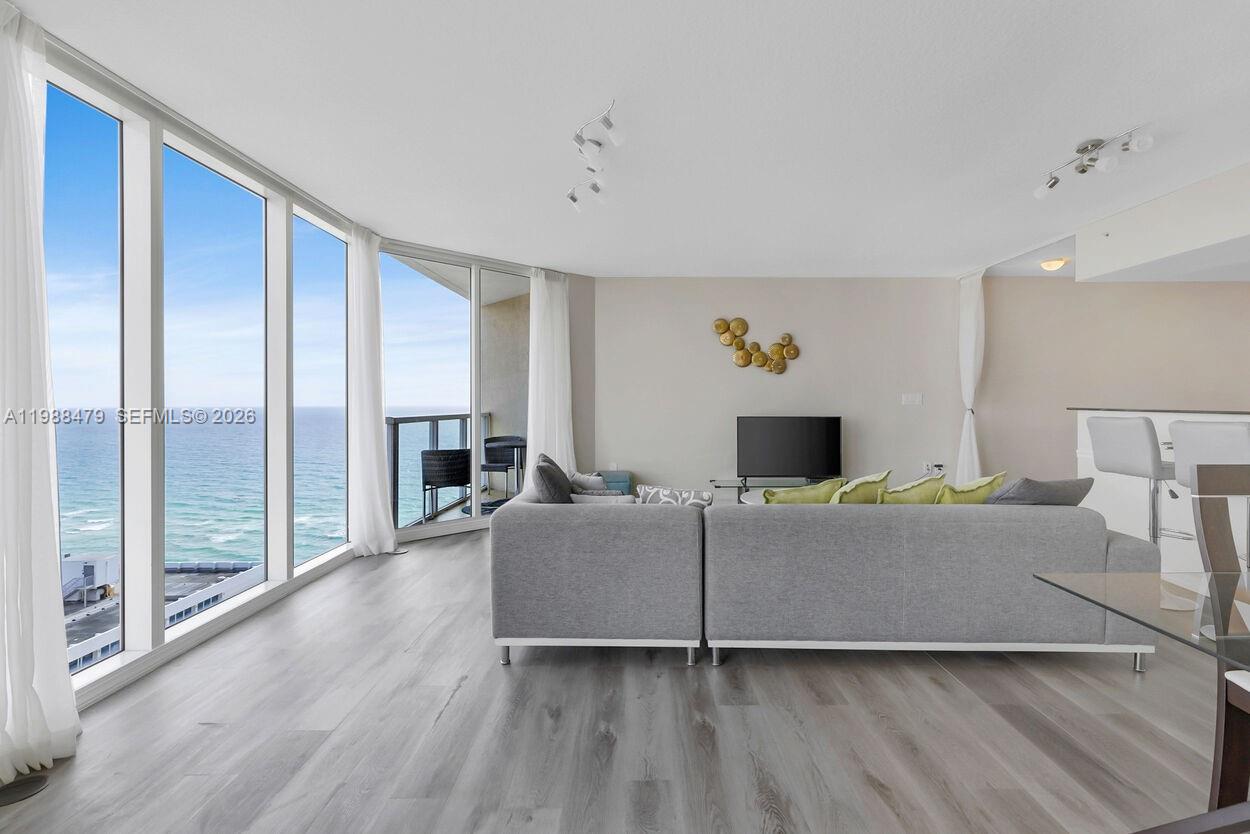 16699 Collins Ave #2007, Sunny Isles Beach FL 33160